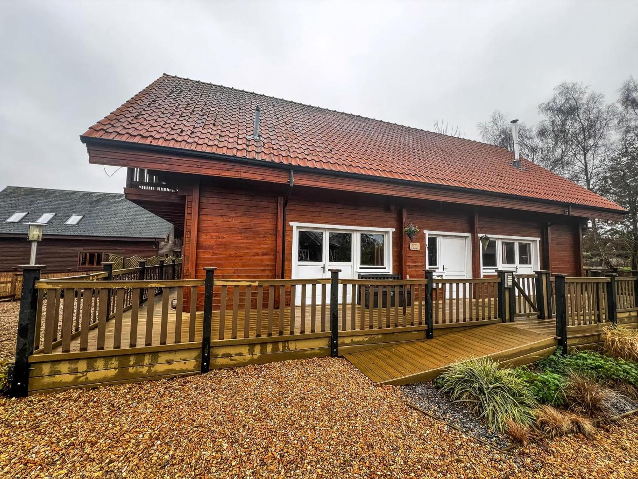 Kings Lynn Vacations - Stunning Log Cabin With A Pool Table For Hire In Norfolk, Sleeps 8 Ref 34045Al - Property Image 28