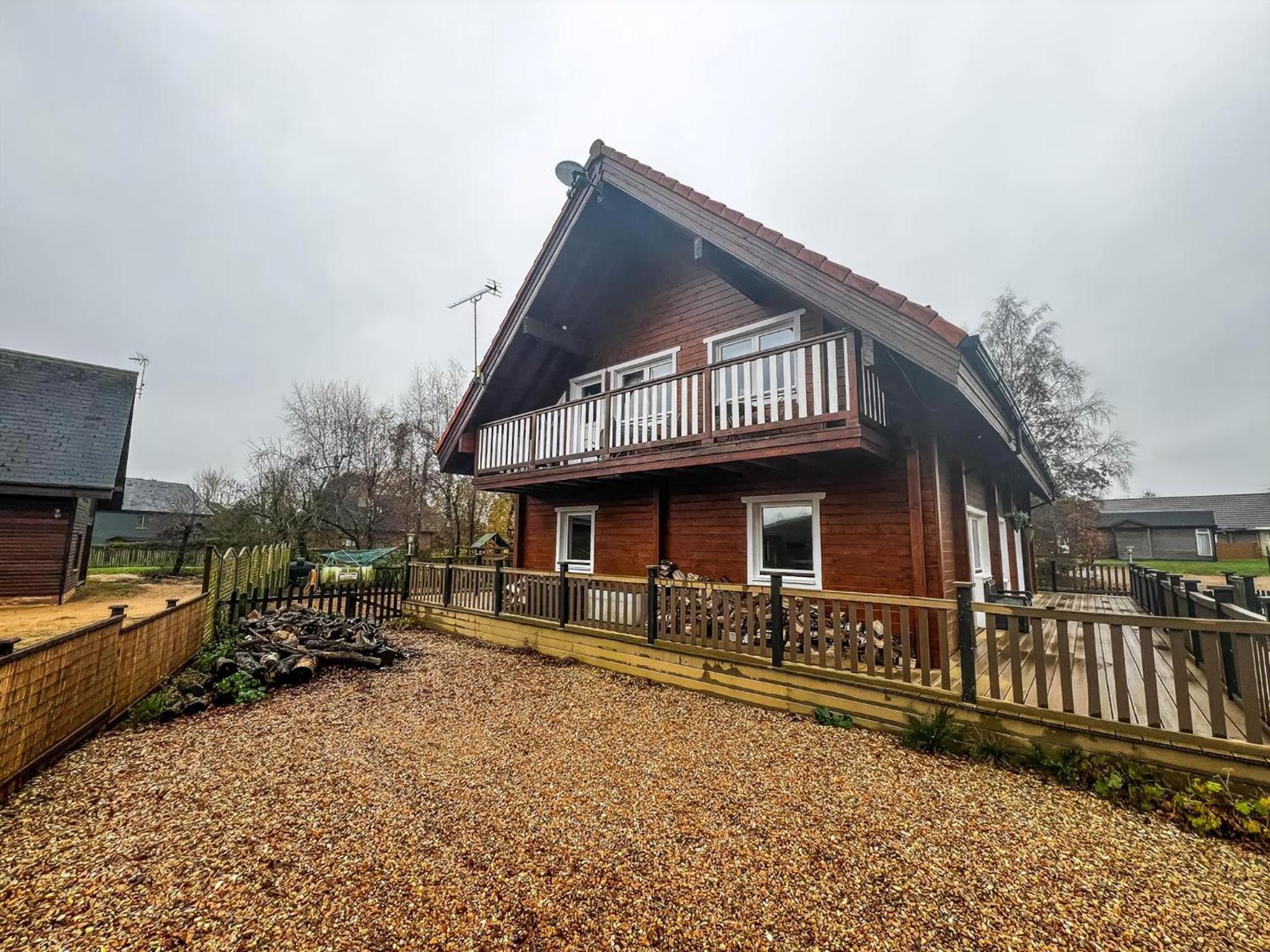 Kings Lynn Vacations - Stunning Log Cabin With A Pool Table For Hire In Norfolk, Sleeps 8 Ref 34045Al - Property Image 29