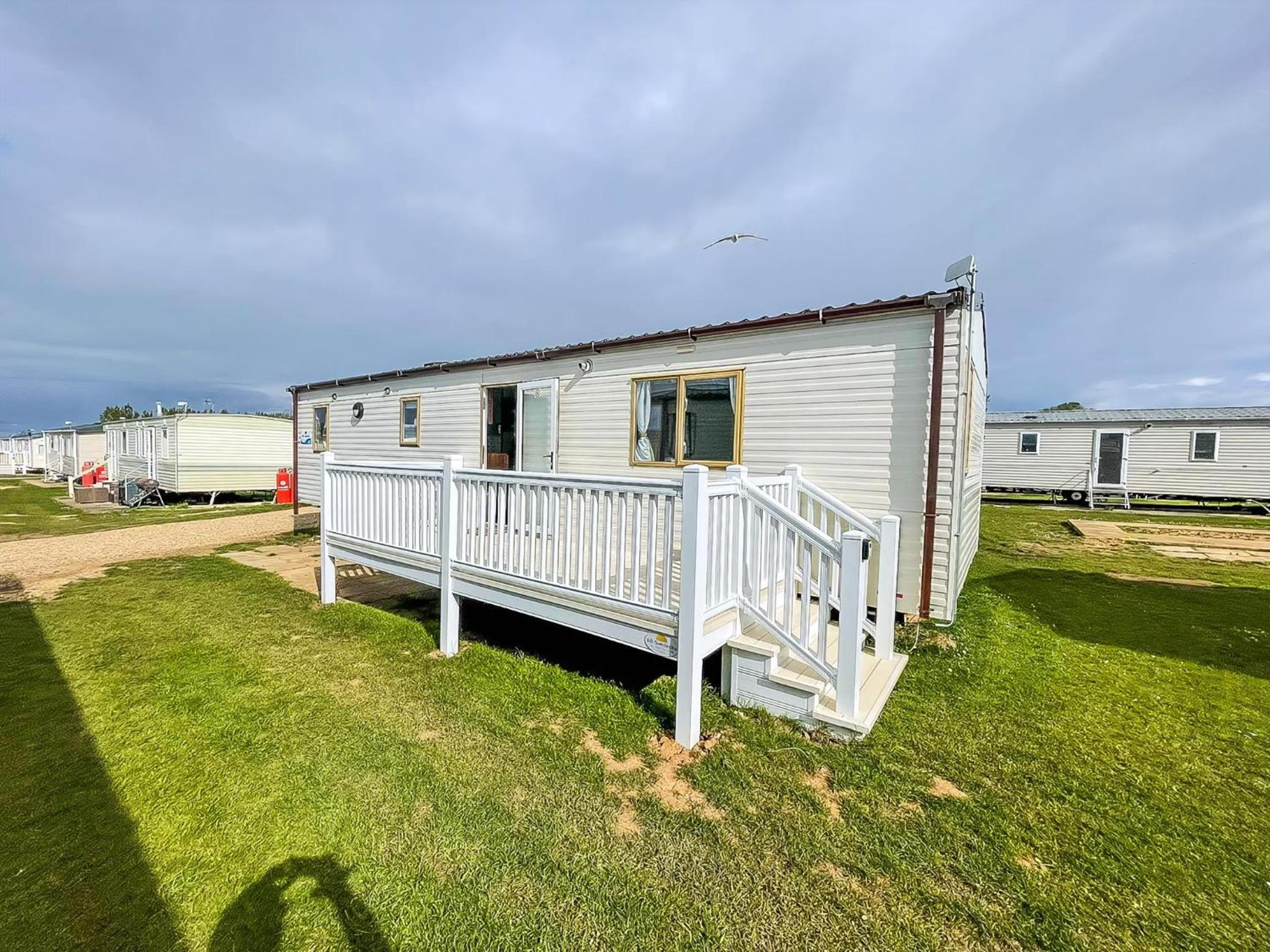 Lovely Caravan At Manor Park, Nearby Hunstanton Beach In Norfolk Ref 23049S view 3