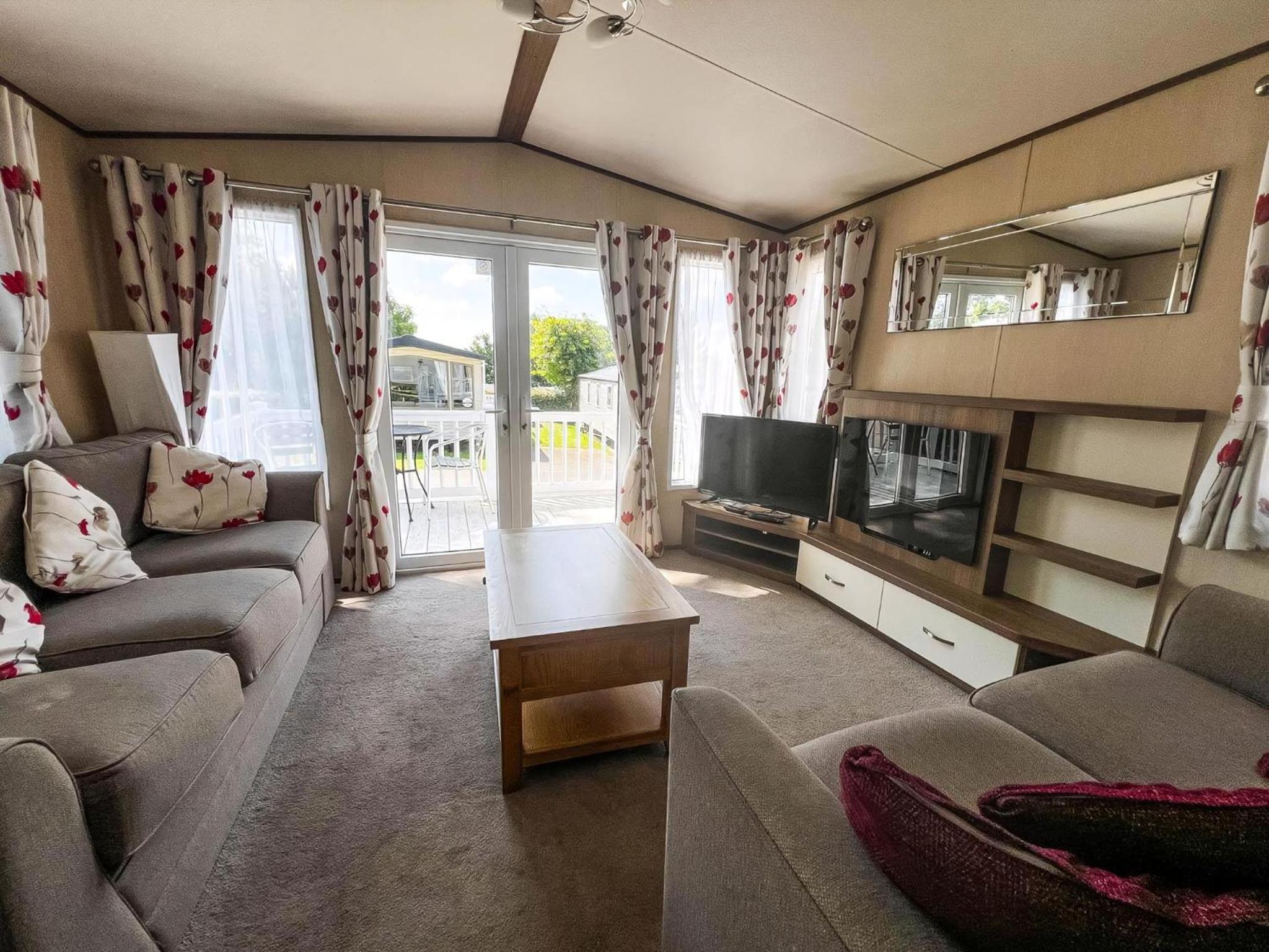Modern Caravan With Decking At Haven Hopton-On-Sea Ref 80032M view 5