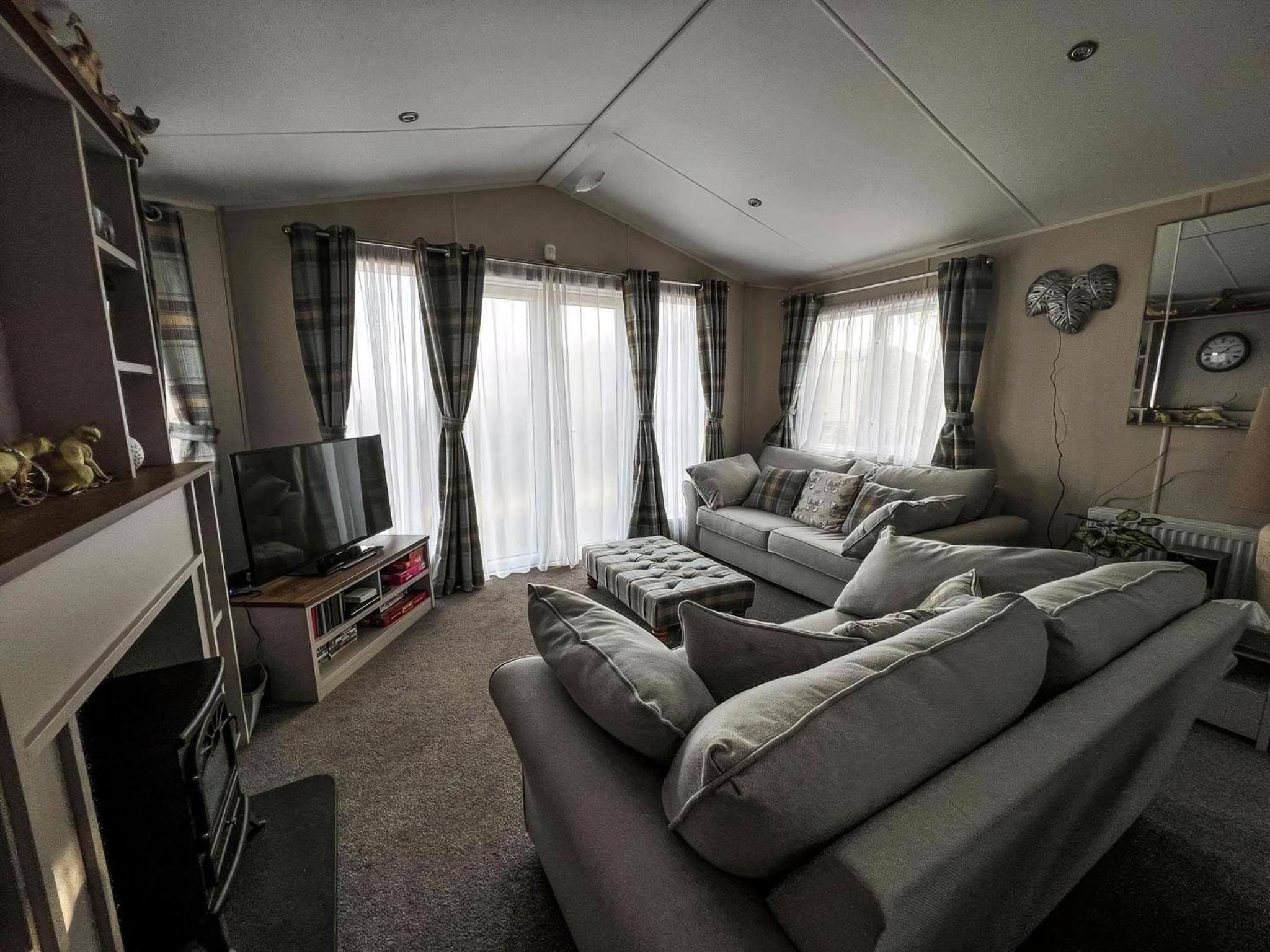 Beautiful Caravan With Decking At Azure Seas Ref 32060Az
