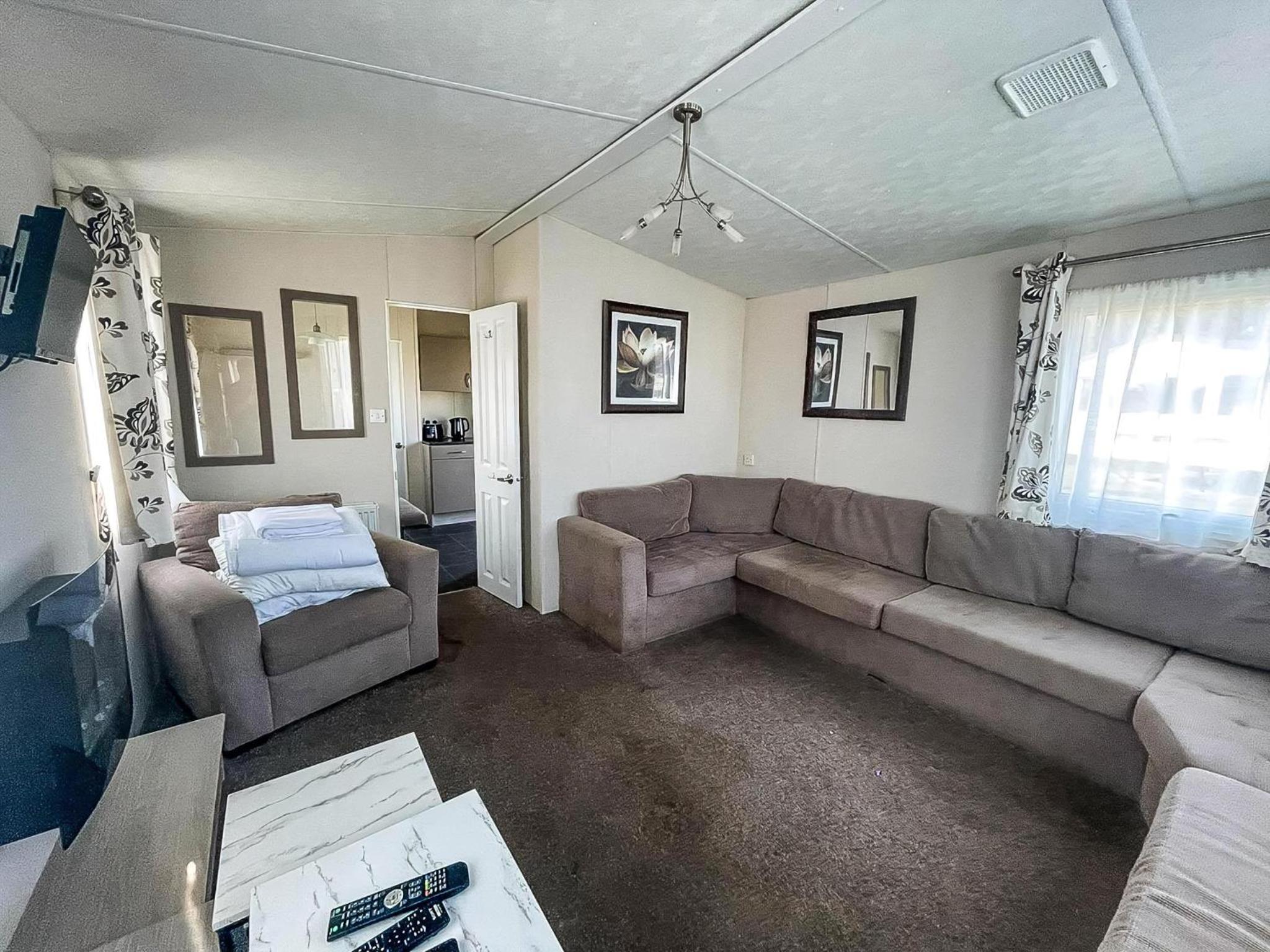 Dog-Friendly 8 Berth Caravan At Cherry Tree Holiday Park In Norfolk Ref 70363C view 4