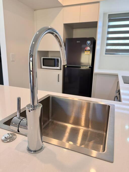 Modern 2-Bed Townhouse Close to City Attractions view 4