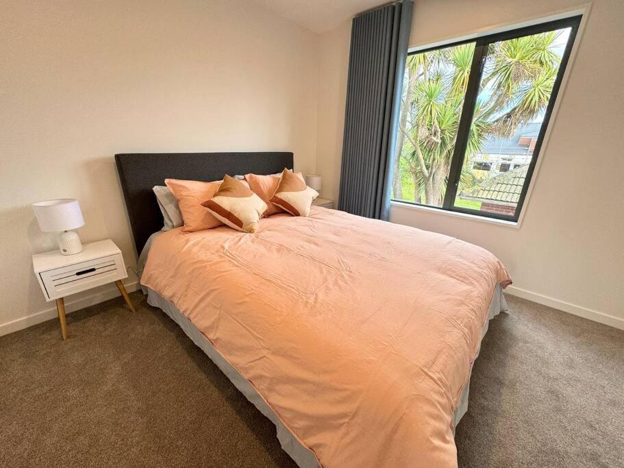Modern 2-Bed Townhouse Close to City Attractions view 5