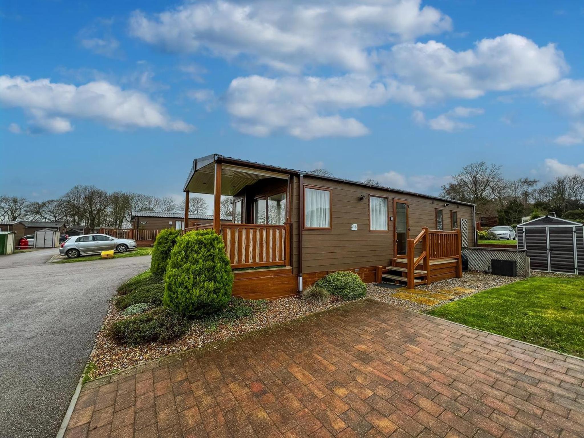 Superb Lodge In Rural Norfolk Near Norwich, With Lake Views Fishing Ref 16018H view 3