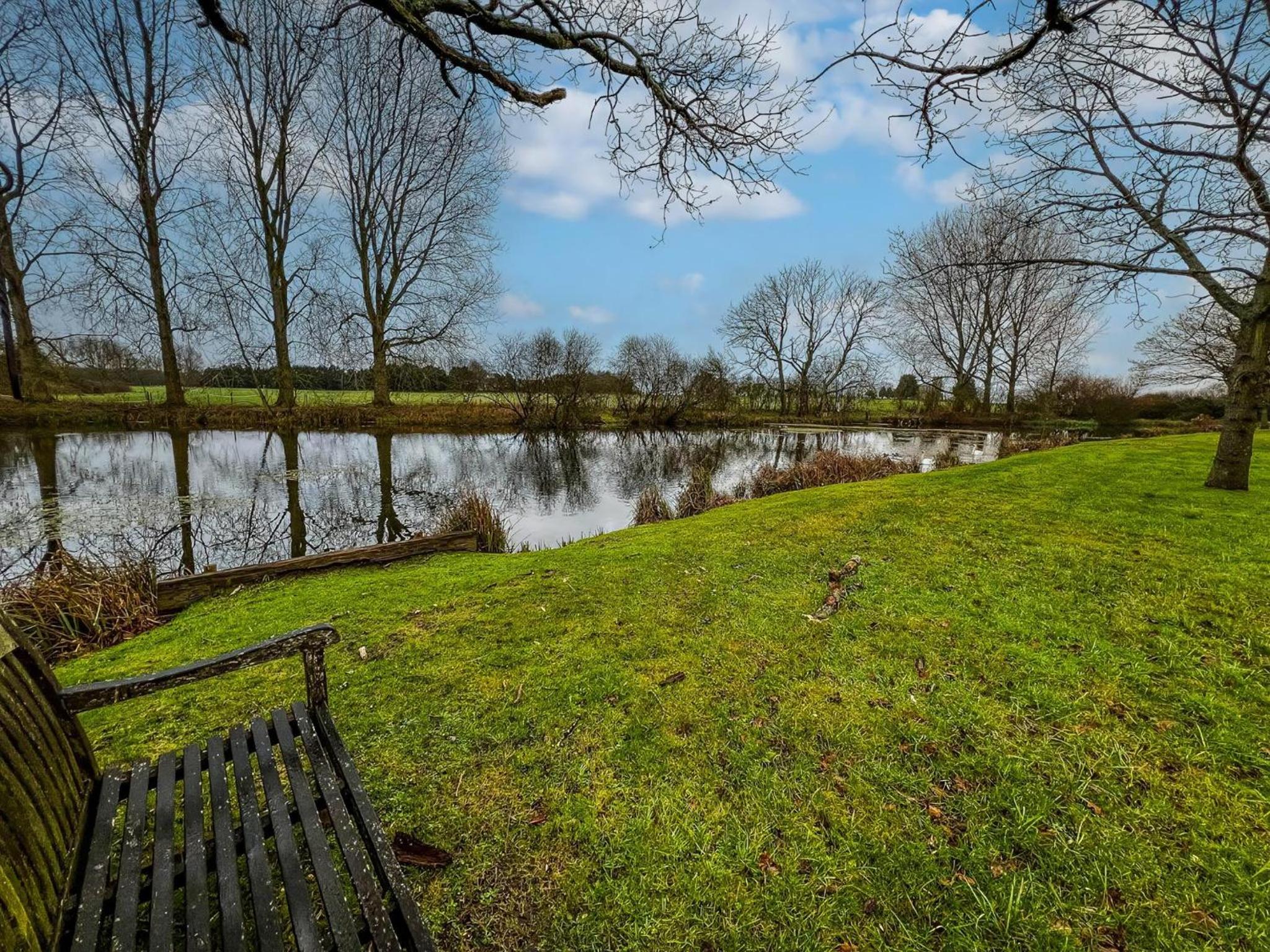 Superb Lodge In Rural Norfolk Near Norwich, With Lake Views Fishing Ref 16018H view 4