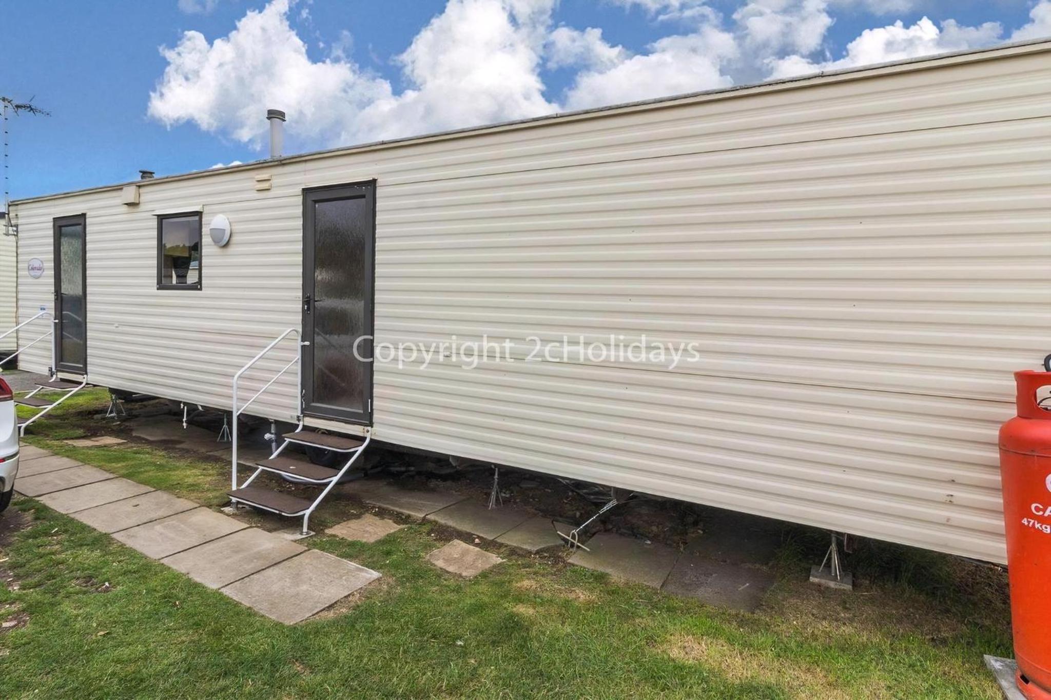 8 Berth Caravan At California Cliffs By Scratby Beach In Norfolk Ref 50001D view 3