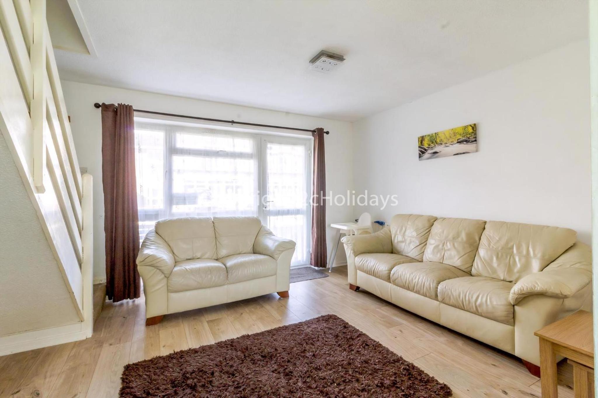 Great 3 Bed Chalet To Hire In Hemsby, Ideal For A Seaside Break! Ref 18201B view 4