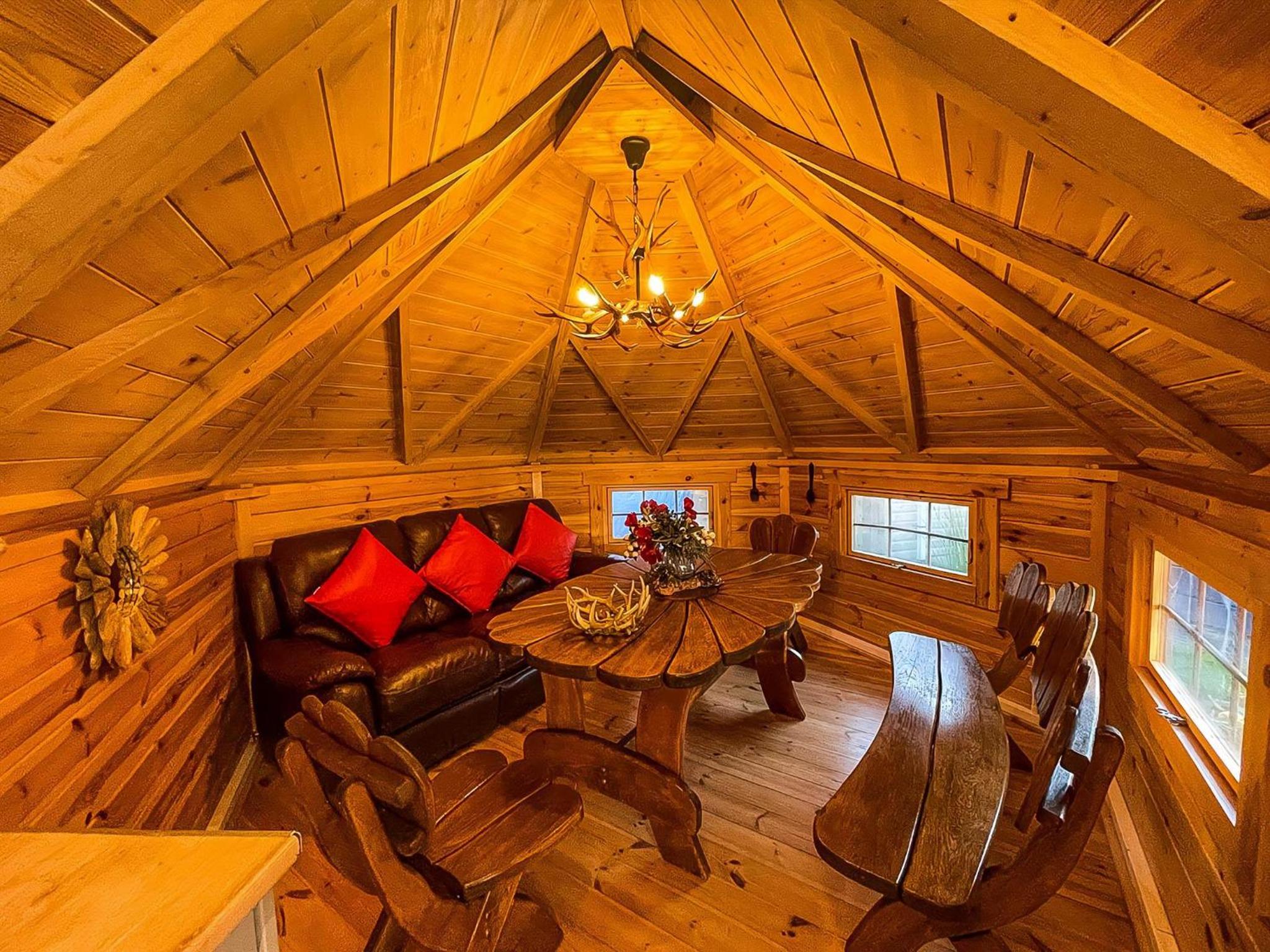 Bespoke Holiday Home With Private Pool And Hot Tub, Sleeps 8 Ref 34073P
