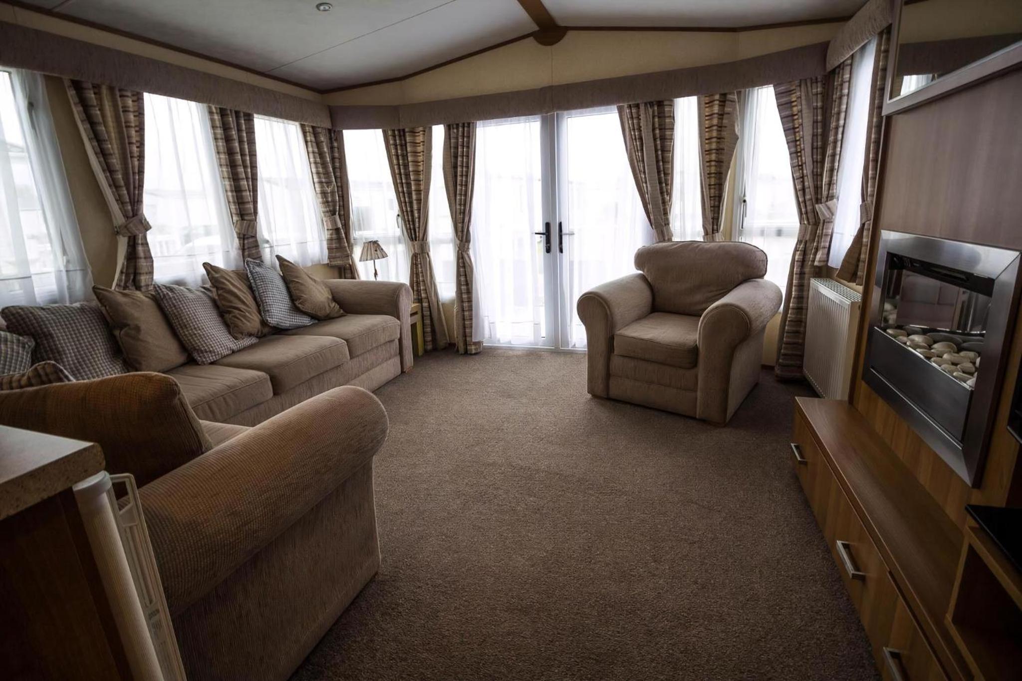 6 Berth Caravan With Decking At Manor Park In Hunstanton Ref 23017H view 2