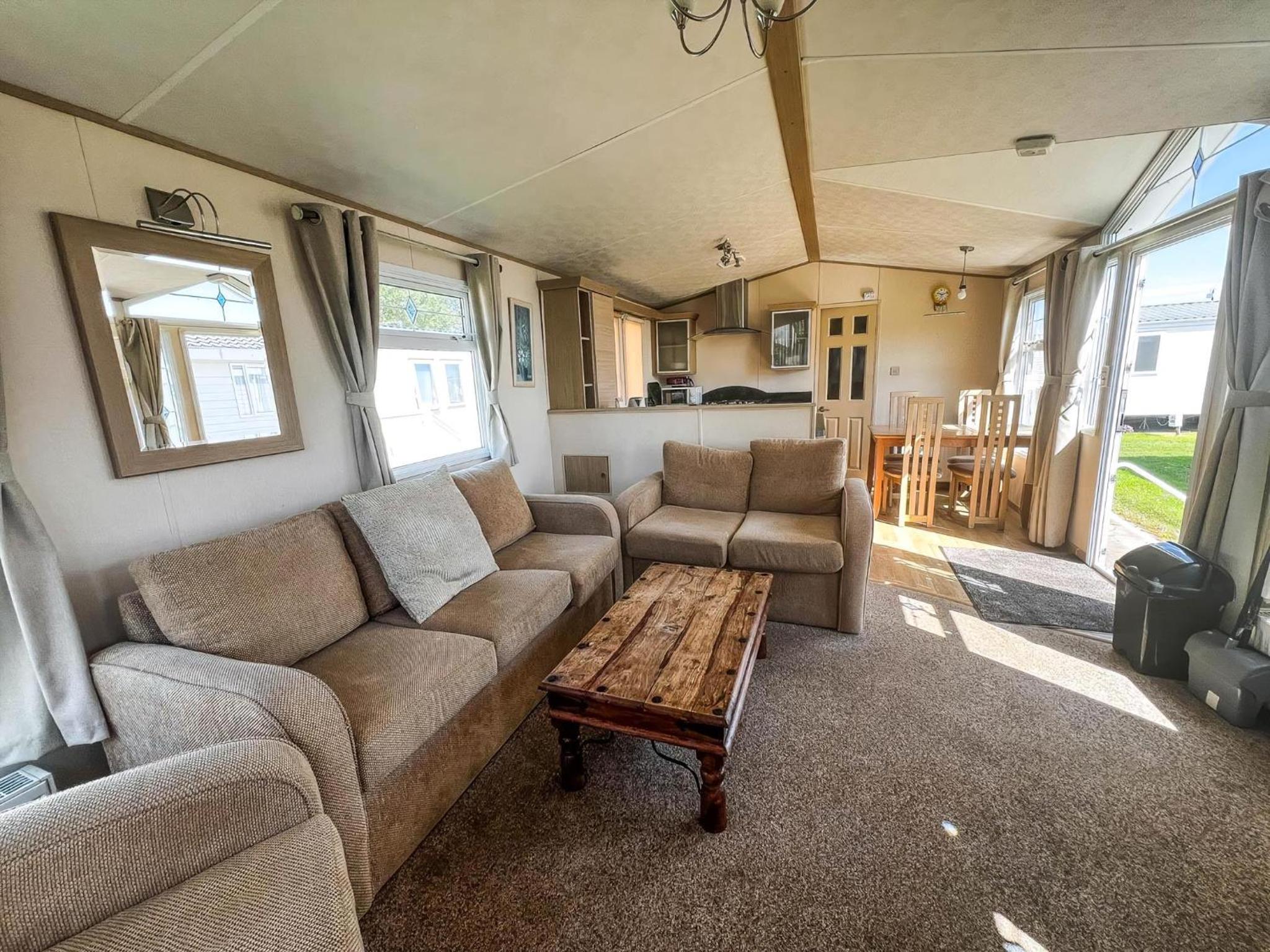 Great 6 Berth Caravan By The Beach At California Cliffs In Scratby Ref 50010L view 5