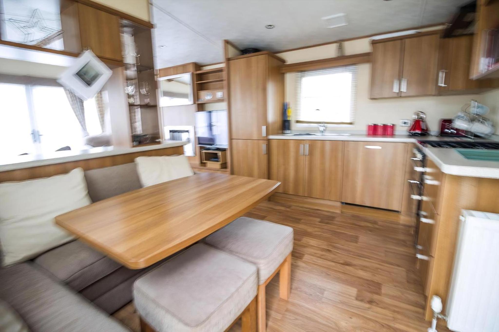 6 Berth Caravan With Decking At Manor Park In Hunstanton Ref 23017H view 5