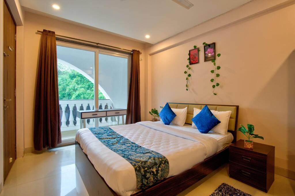 Luxurious 2BHK With Pool view 2