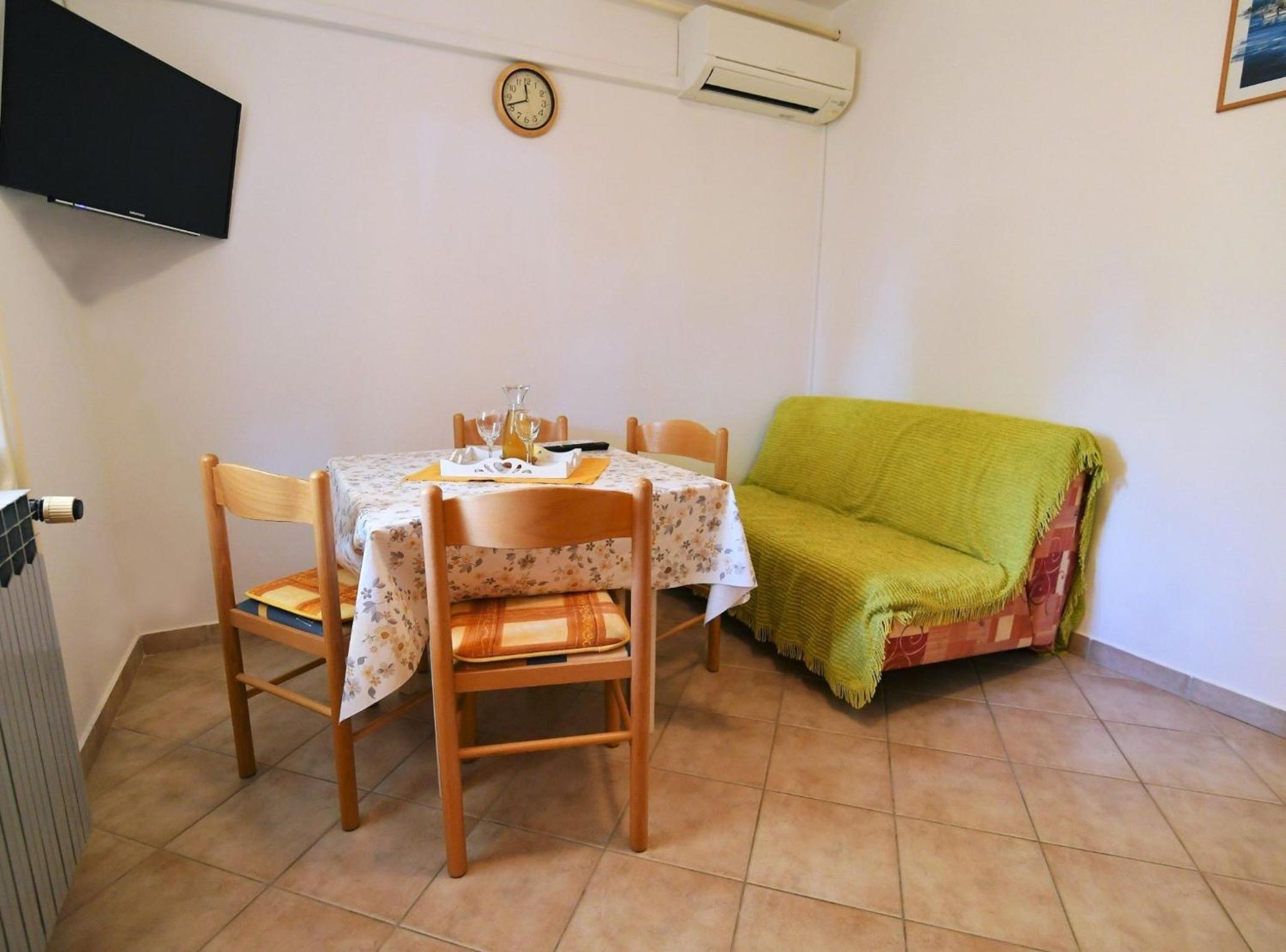 Scenic Retreat Rooms and Family Apartment view 4
