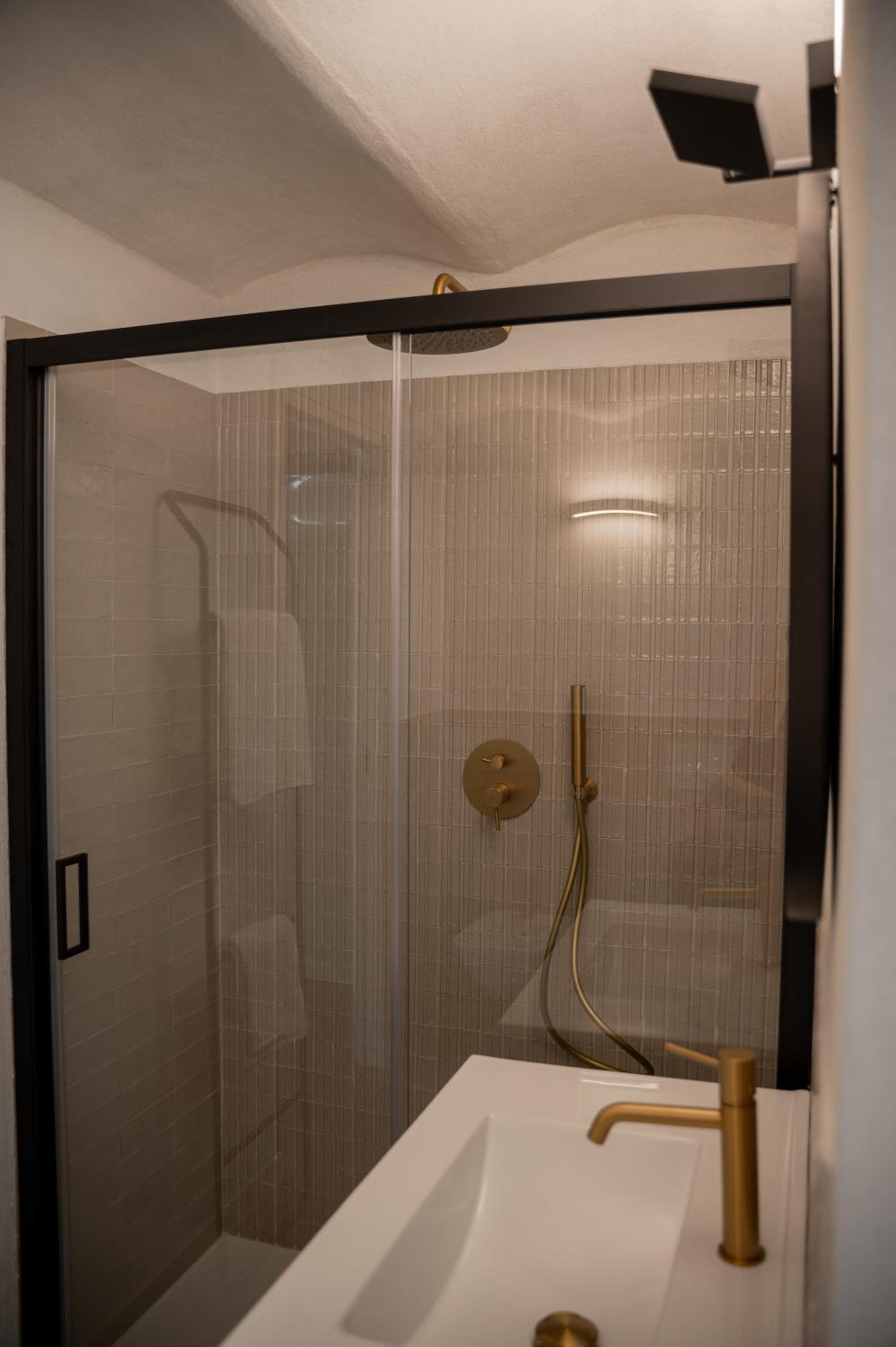 3 Bedrooms Old Town Secret Gem with Private Garden view 5