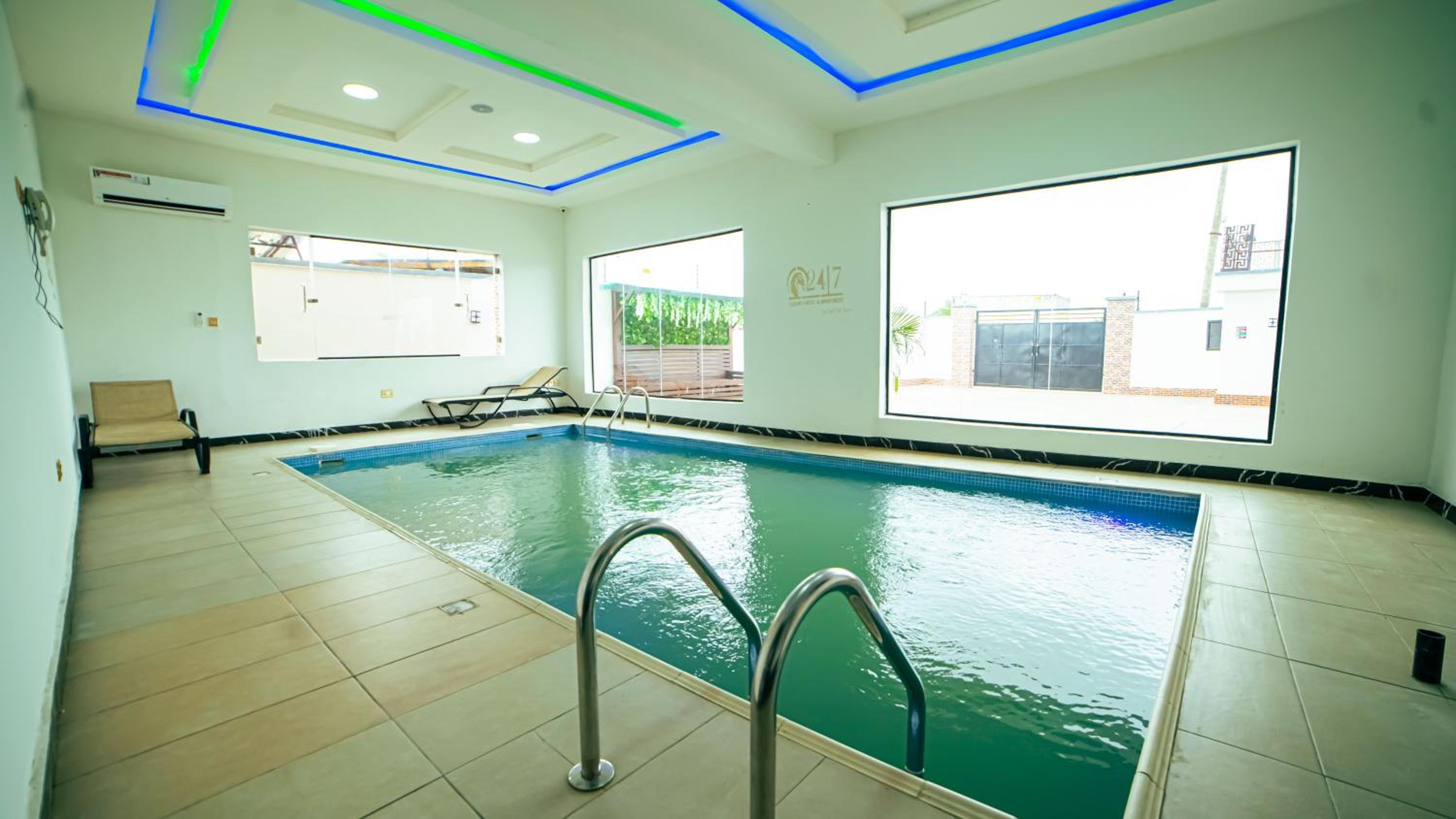 Executive Luxury Room - Sleeps 2 - Pool - Gym view 5