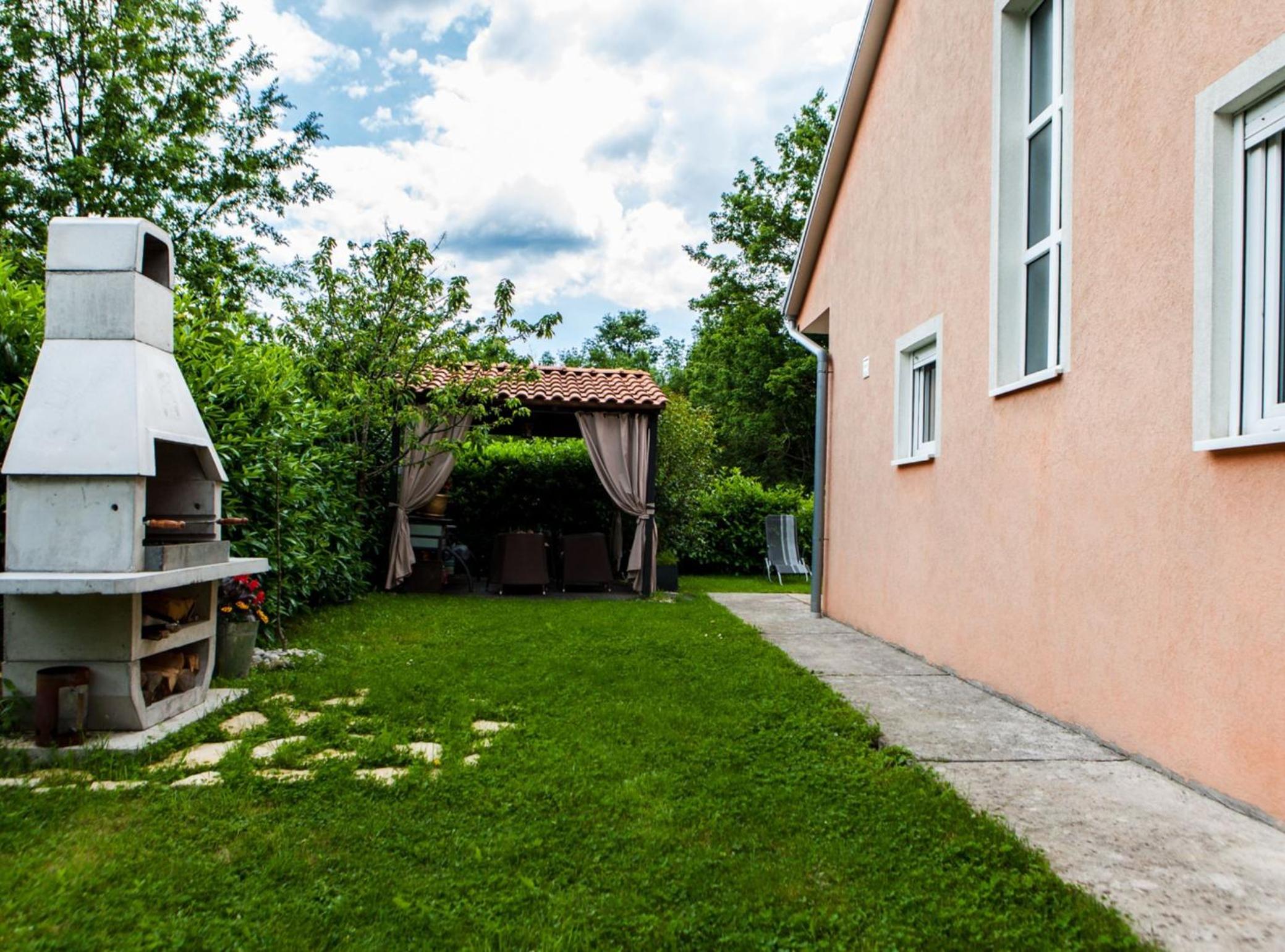 Elegant Holiday Home with Private Gym and Roof Terrace view 3