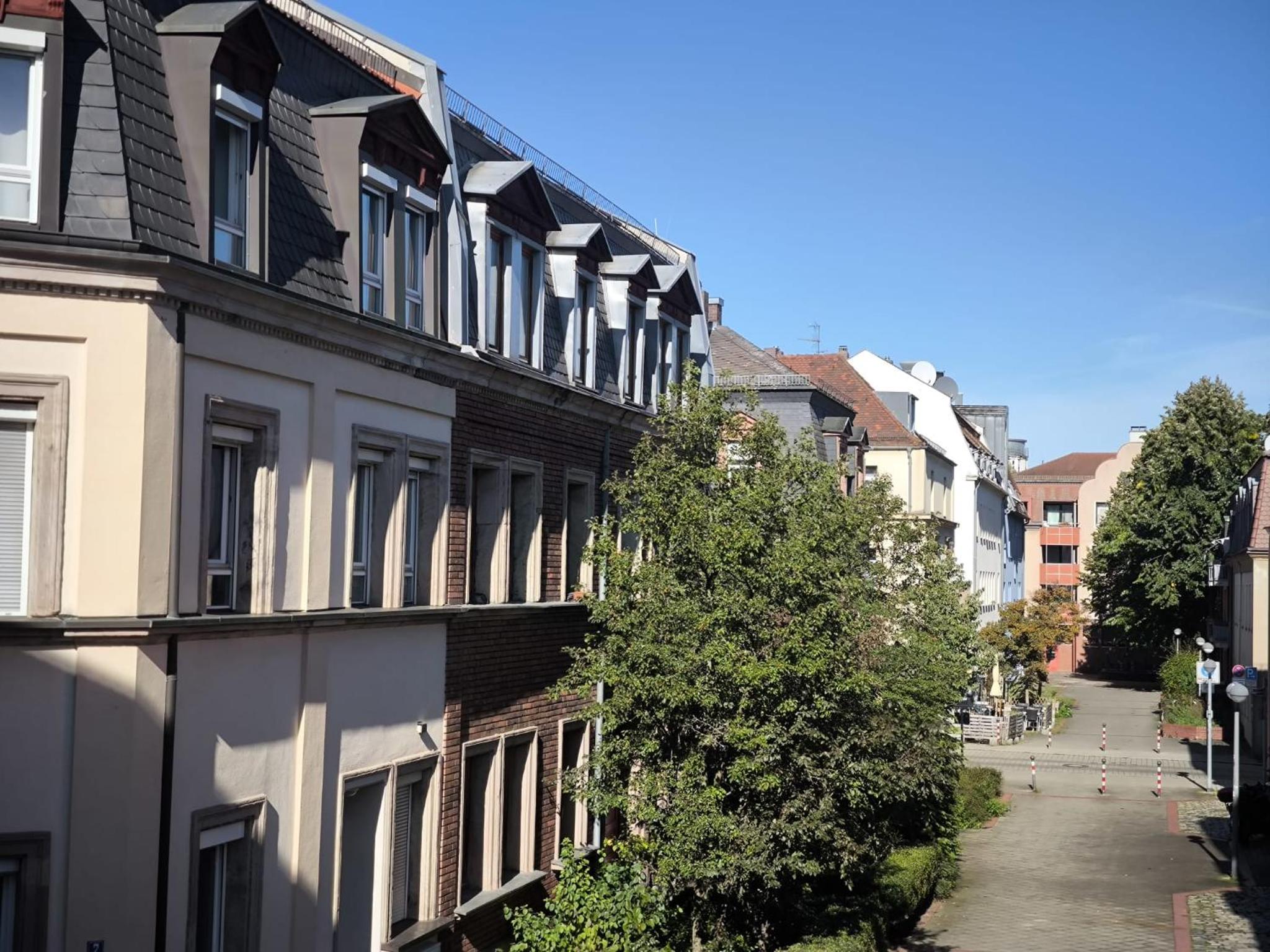 Luxus Apartments im Zentrum Nürnbergs, nahe Messe, mit Balkon & Parkplatz, nähe Playmobilfunpark, Self-Check-in