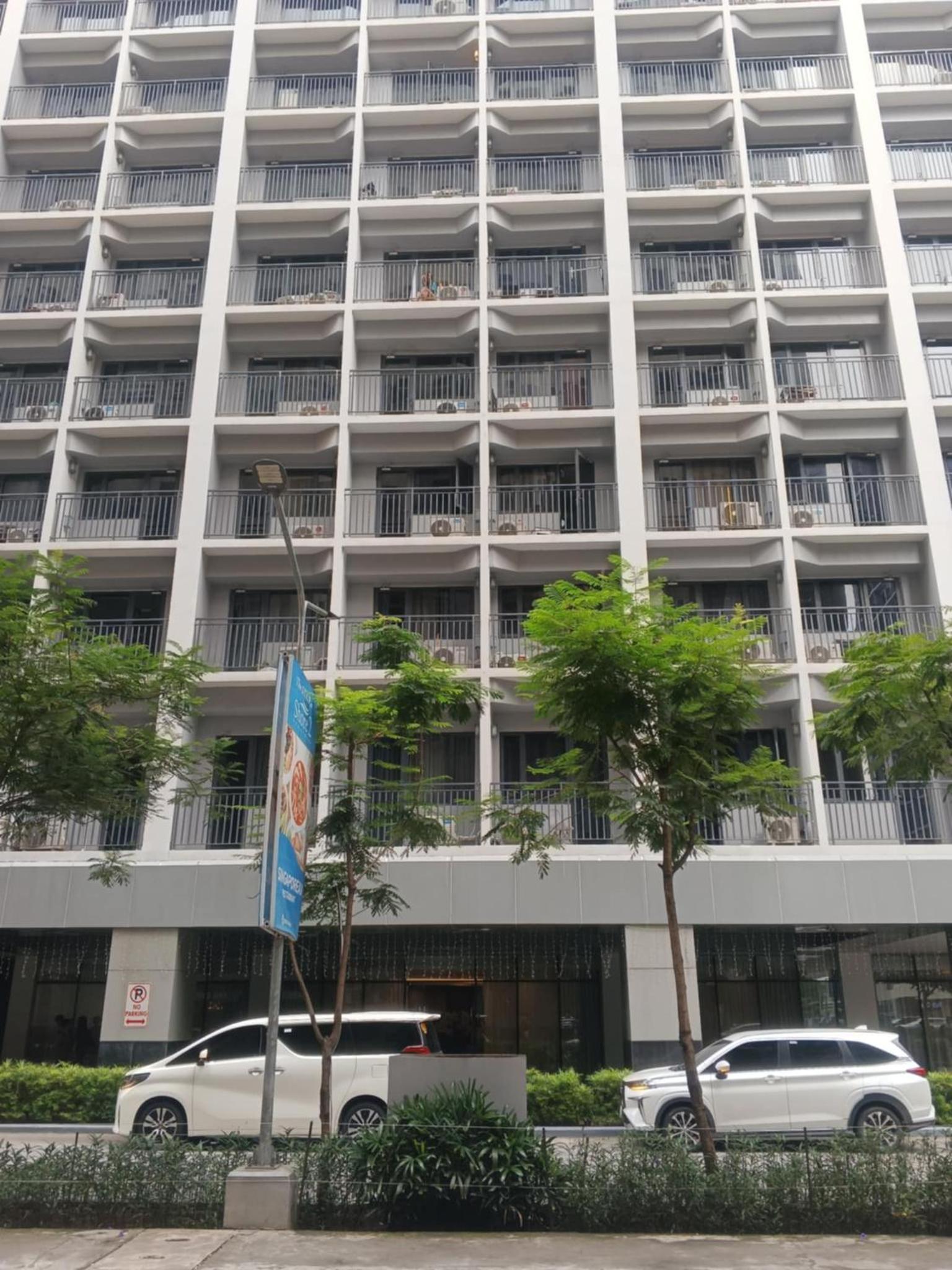Shore 2 Residences Mall of Asia staycation view 2