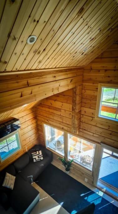 Arctic log house Hirvas