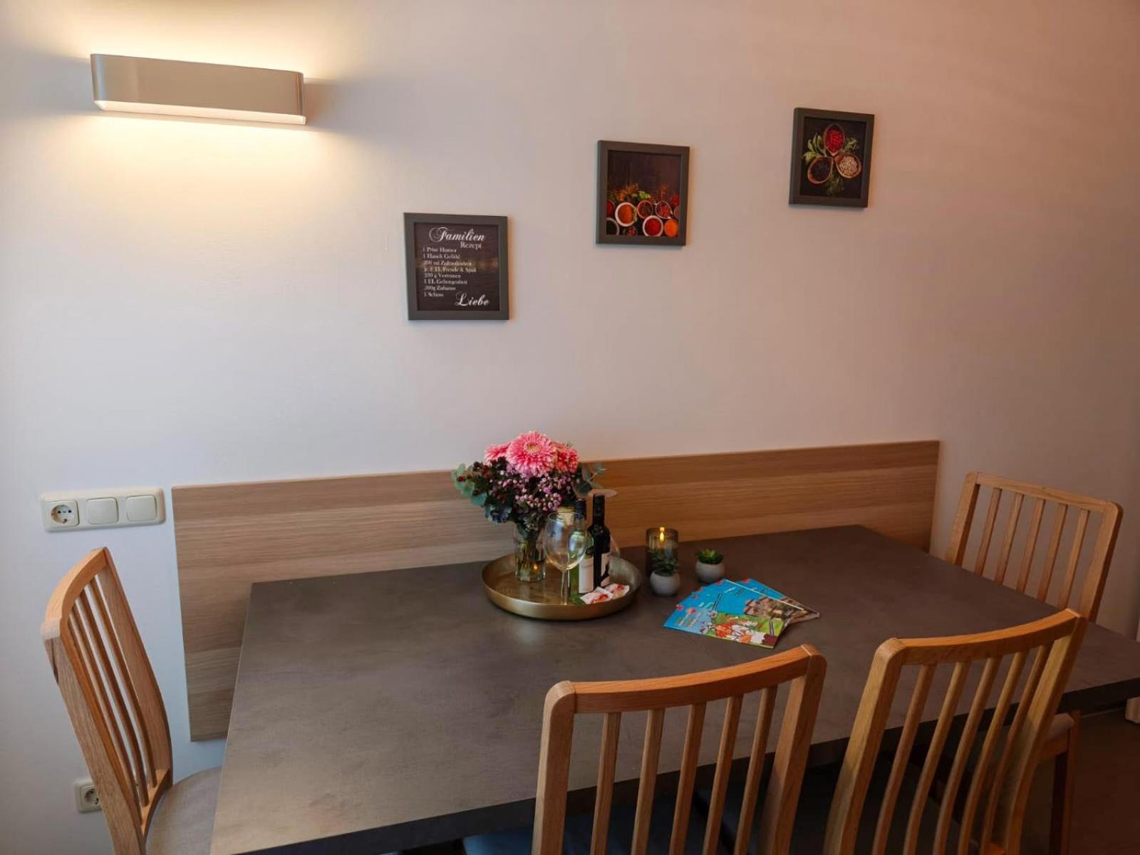 Luxus Apartments im Zentrum Nürnbergs, nahe Messe, mit Balkon & Parkplatz, nähe Playmobilfunpark, Self-Check-in