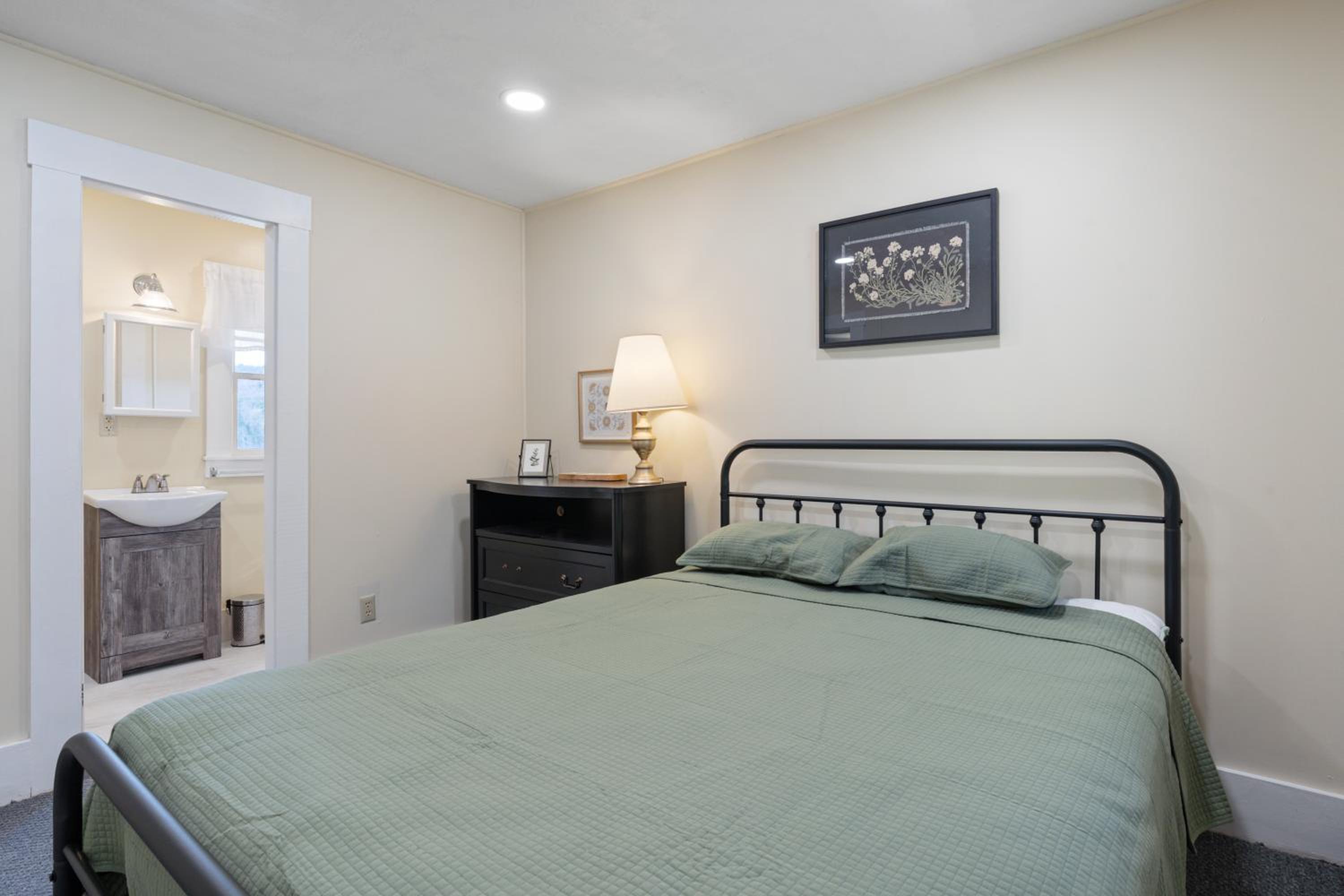 Waterfront 2 bedroom on Squam (unit 12) view 5