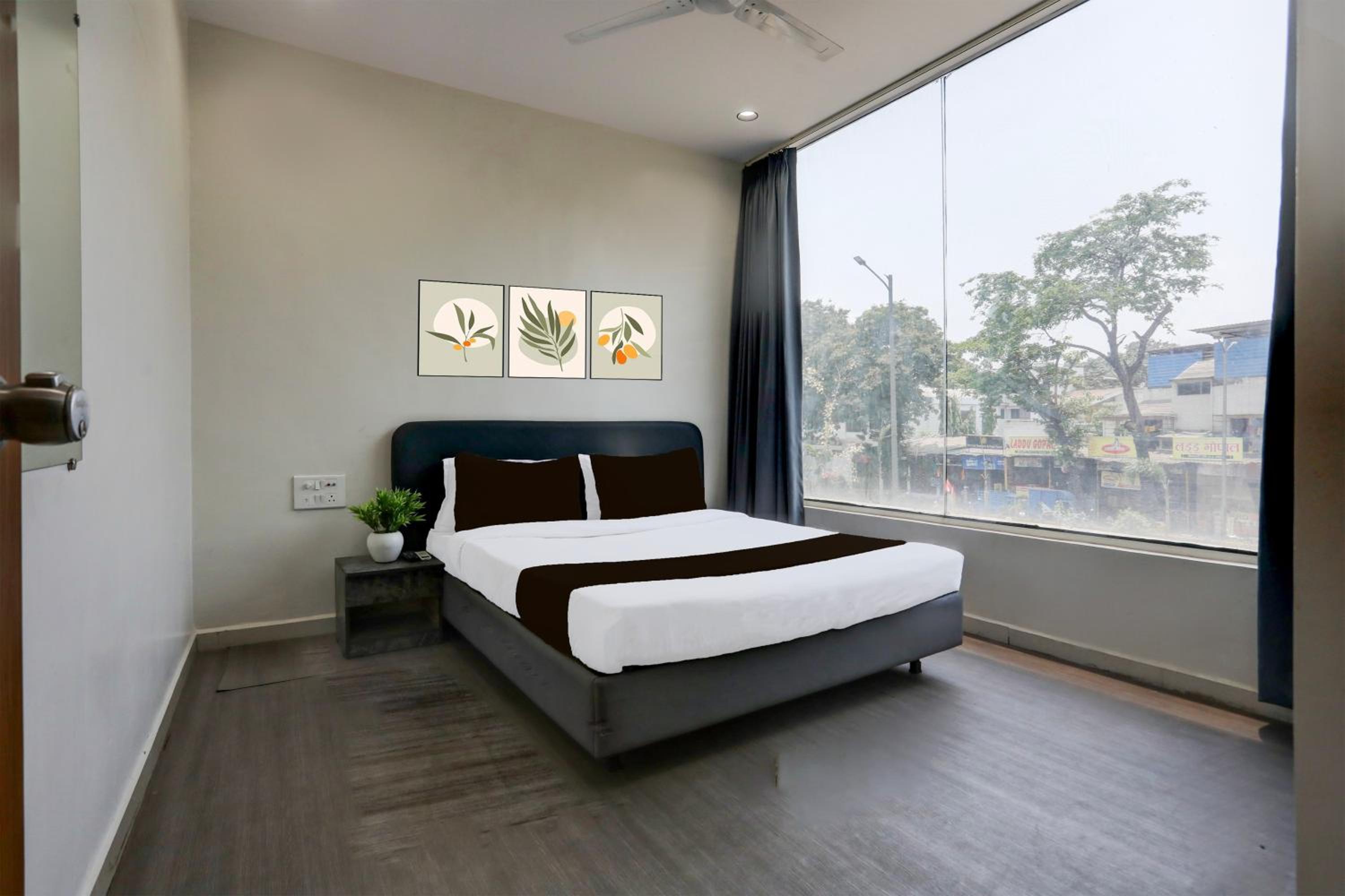 Hotel O Spark