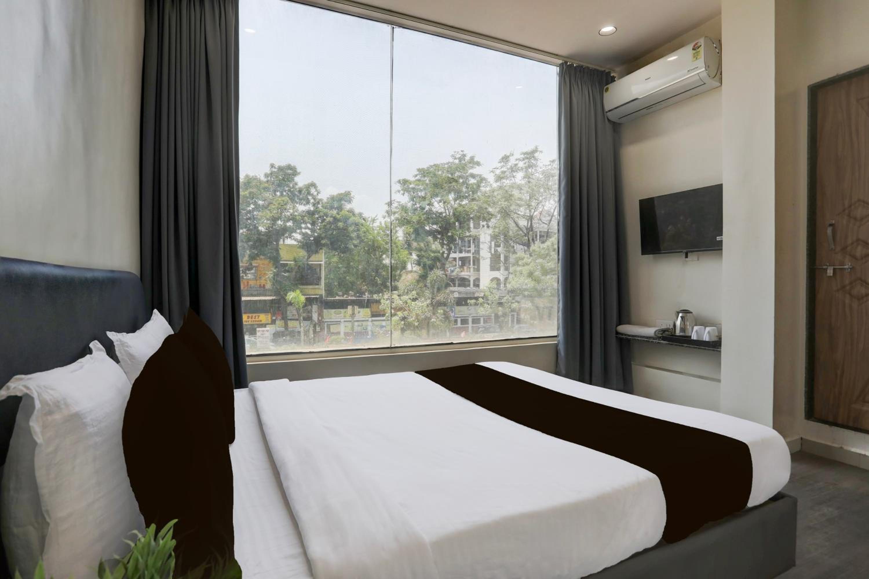 Hotel O Spark