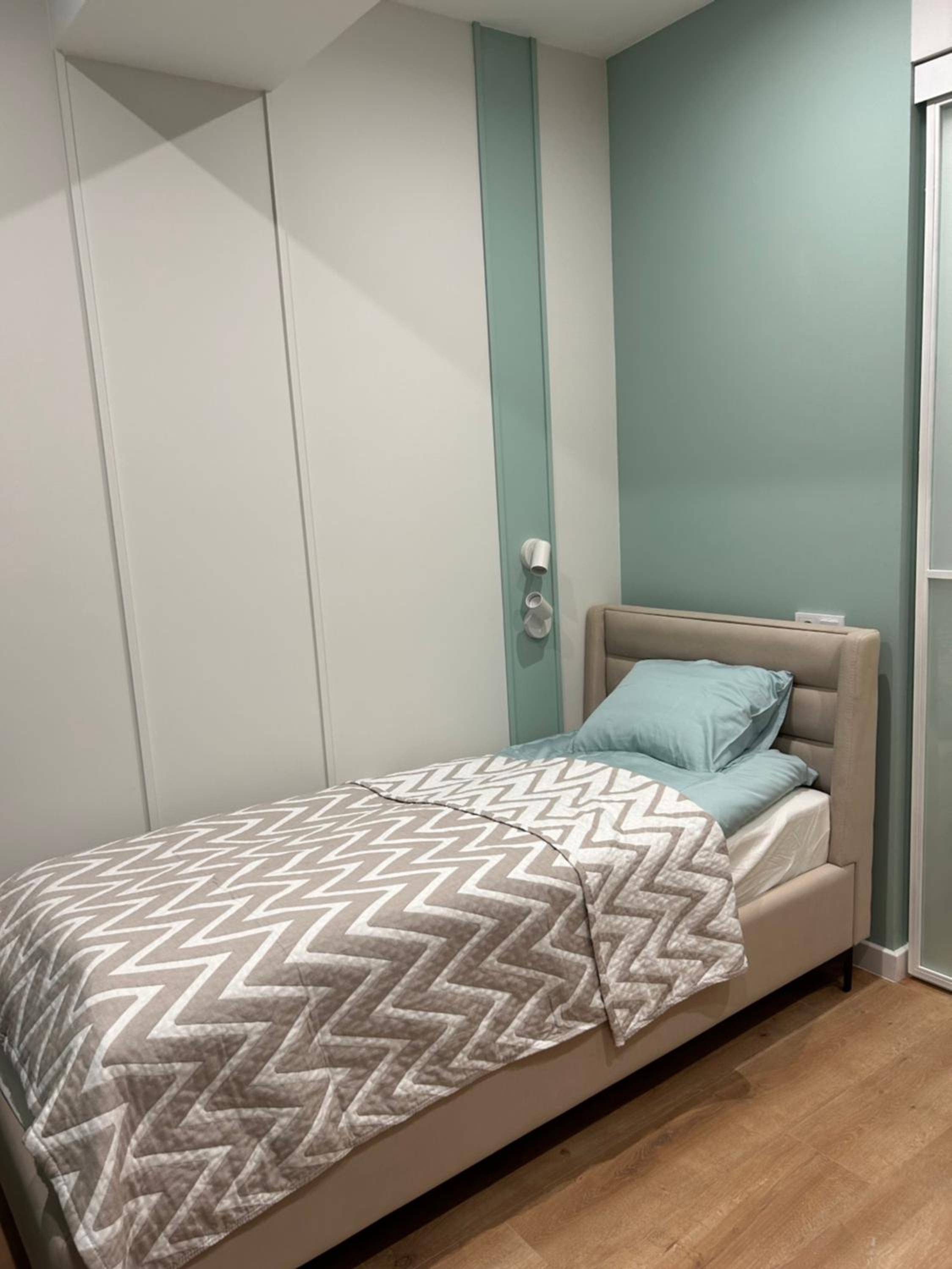 2-Bedroom Apartment Modern, Near City Center view 5