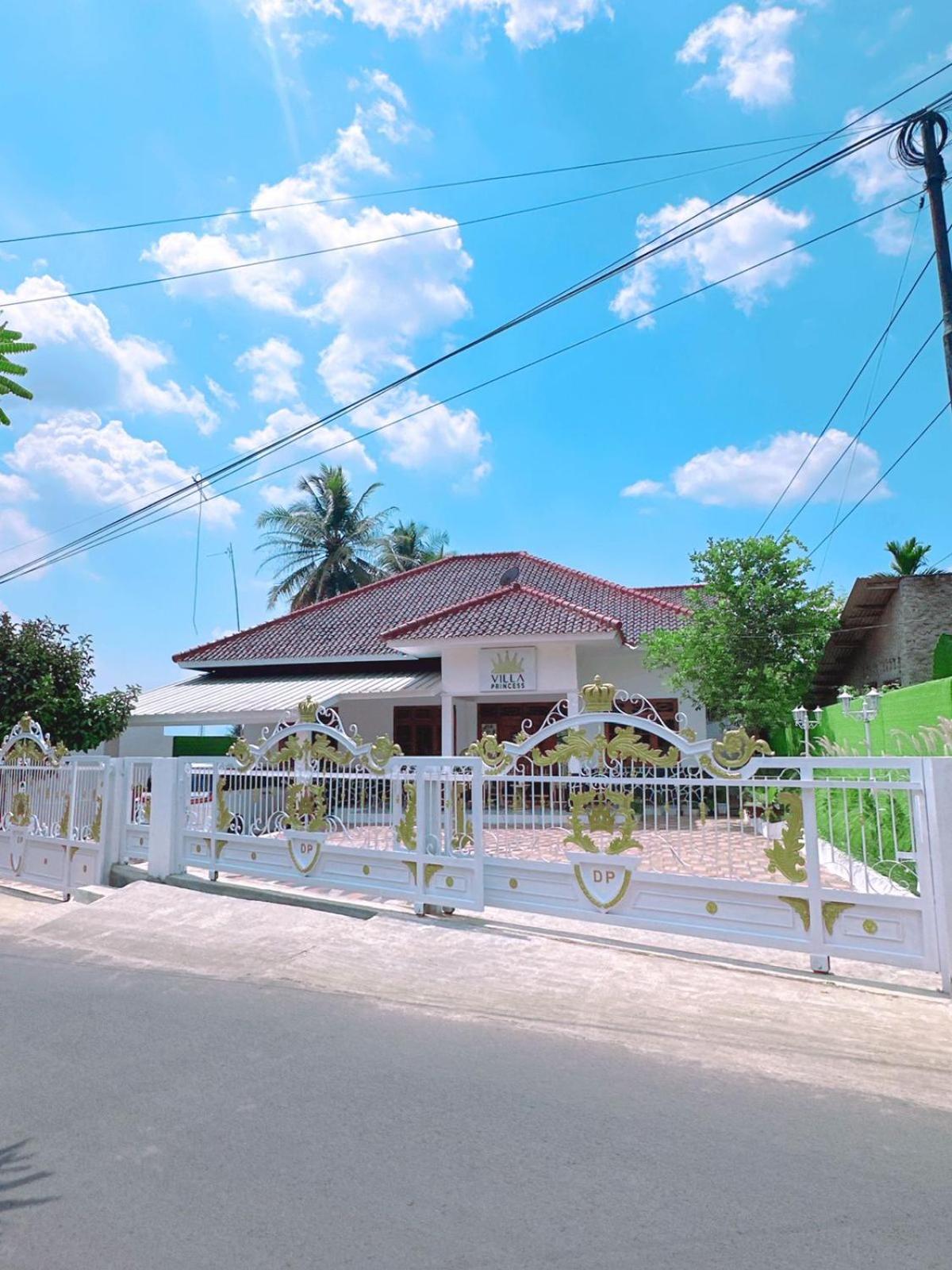 Villa Princess Purwakarta - main view