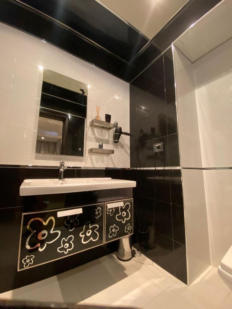 Prestigious Apartment in Chiraq Plaza