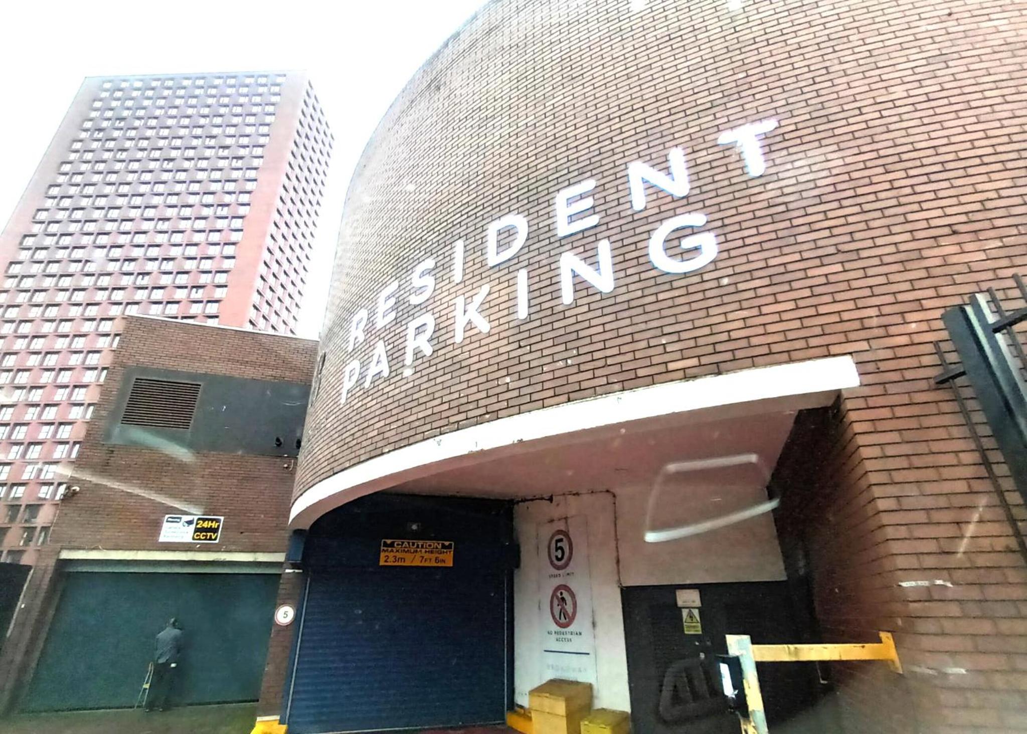 Broad St 1-Bed Sleeps 2 with Free Parking