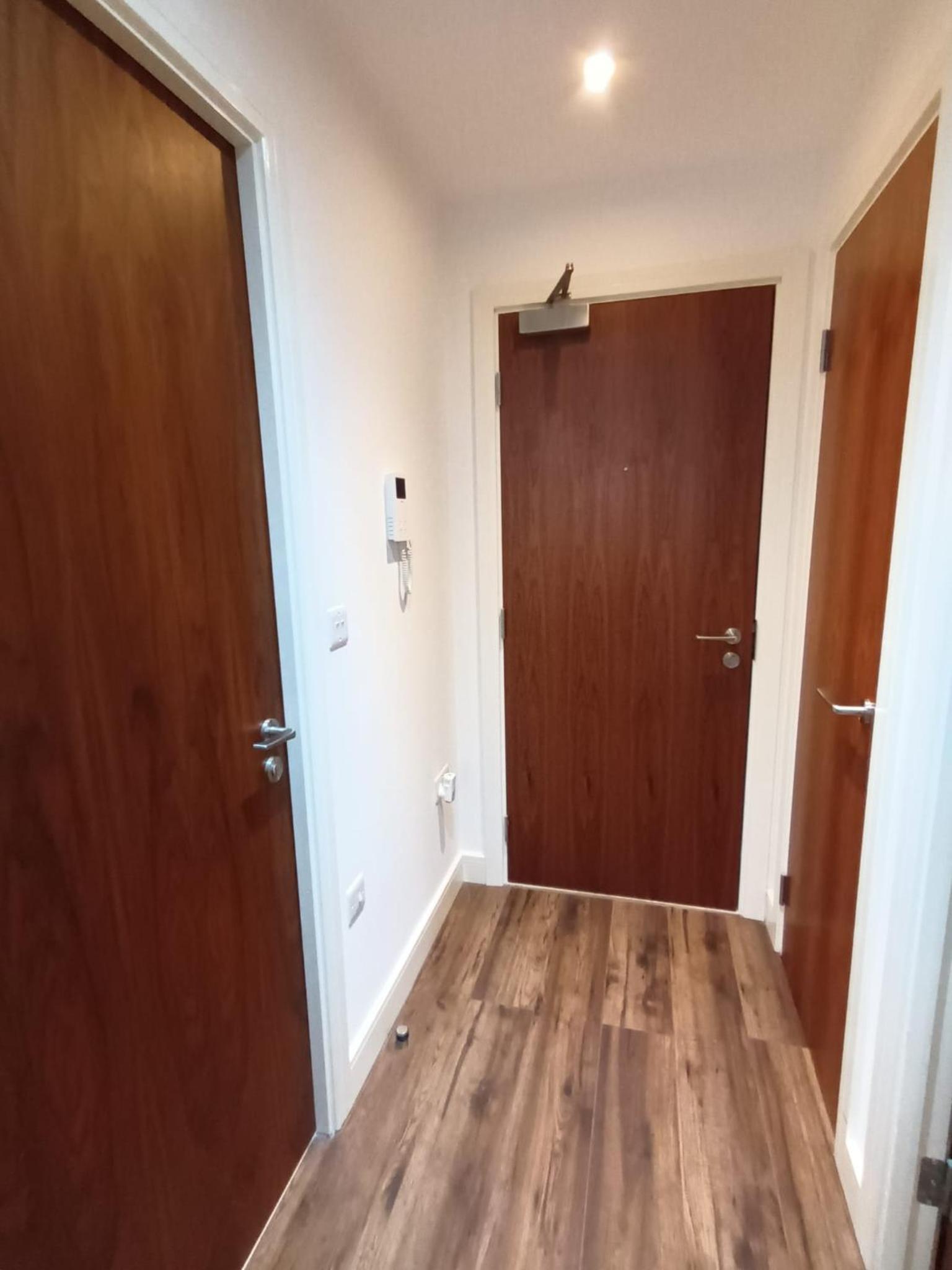 Broad St 1-Bed Sleeps 2 with Free Parking