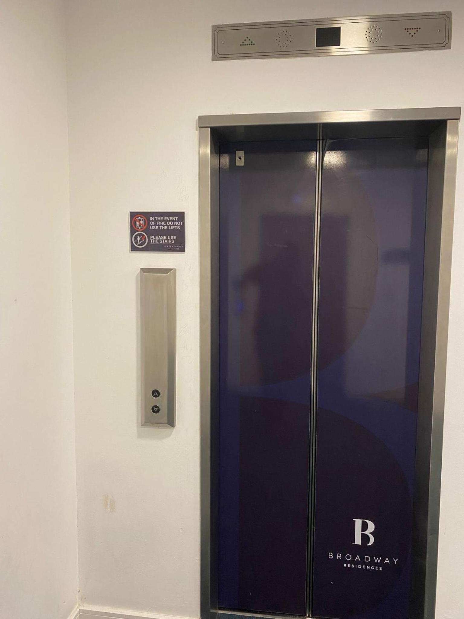 Broad St 1-Bed Sleeps 2 with Free Parking