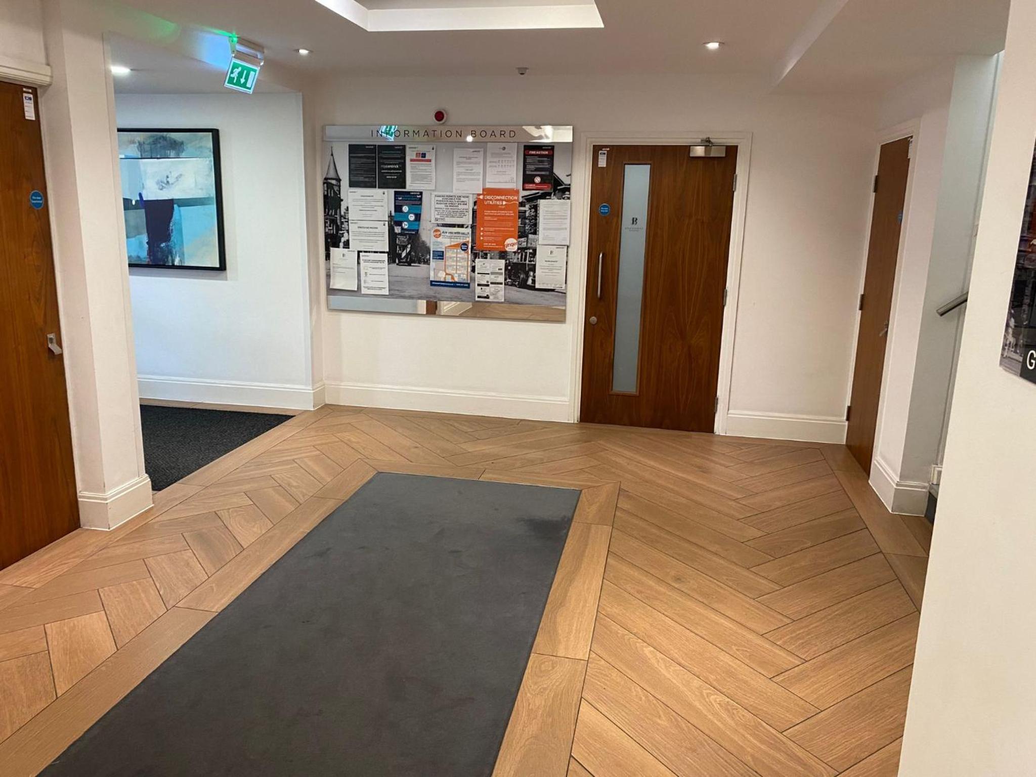 Broad St 1-Bed Sleeps 2 with Free Parking