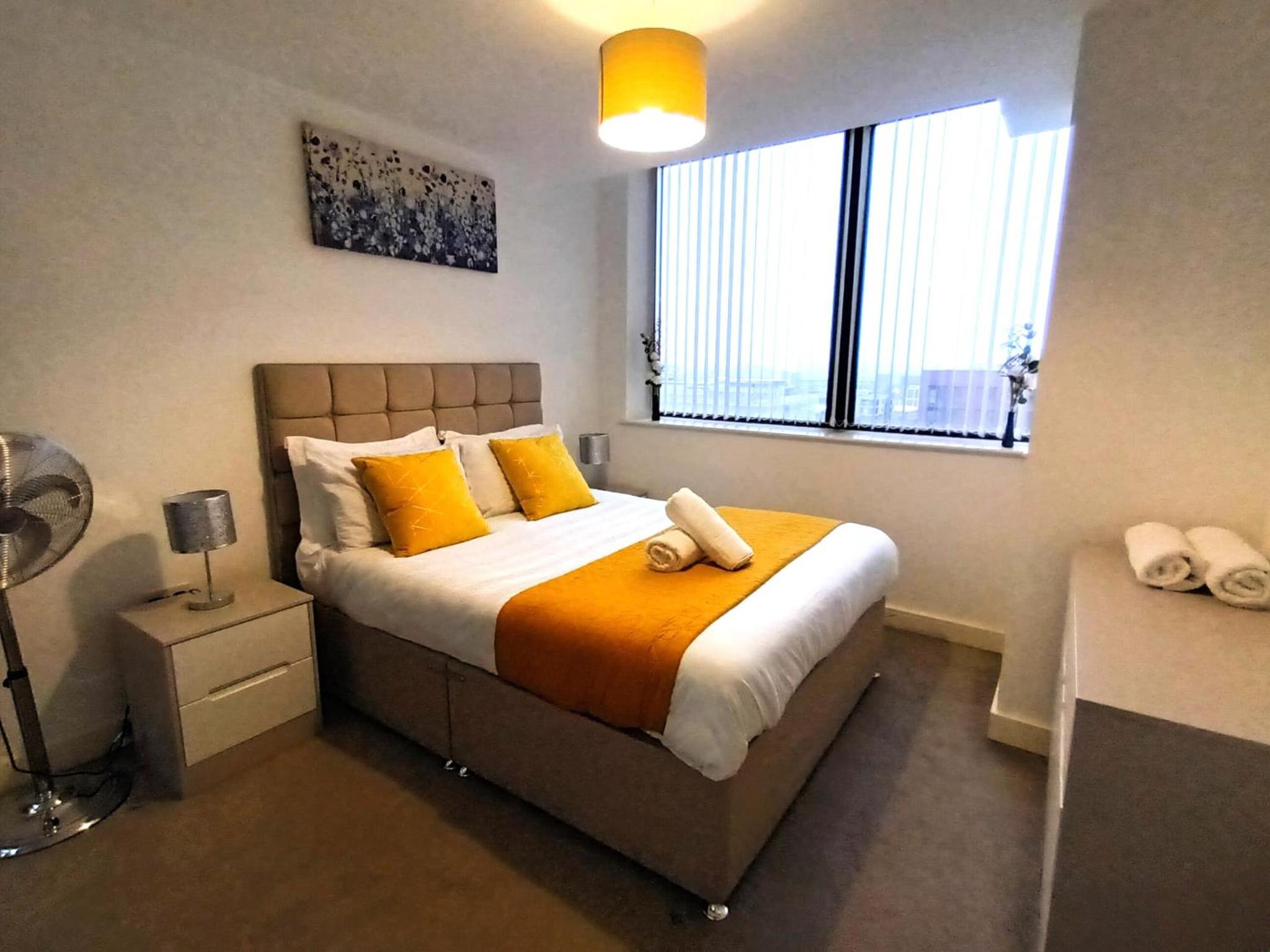 Broad St 1-Bed Sleeps 2 with Free Parking