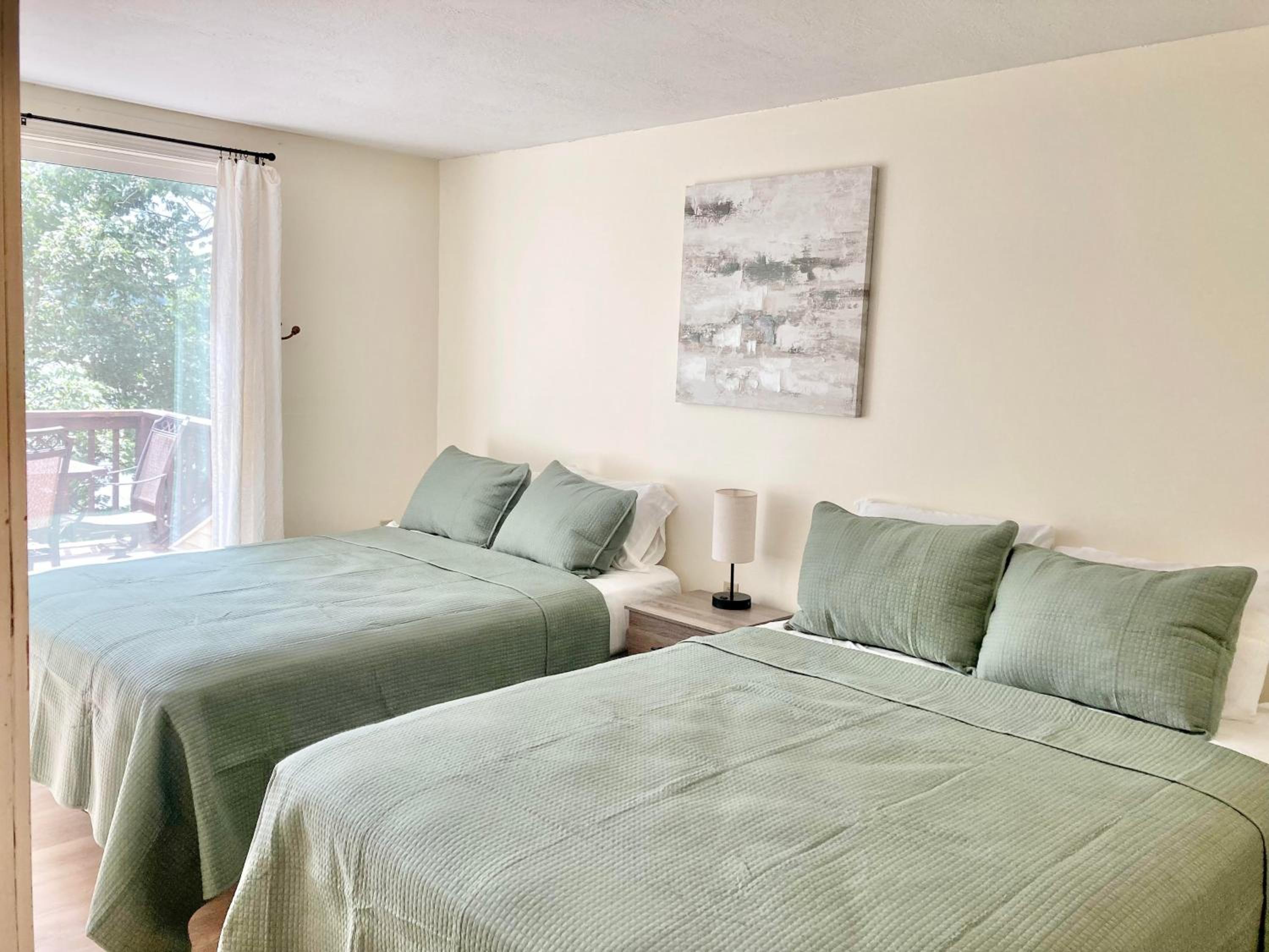 Waterfront 1-bedroom with deck view 4