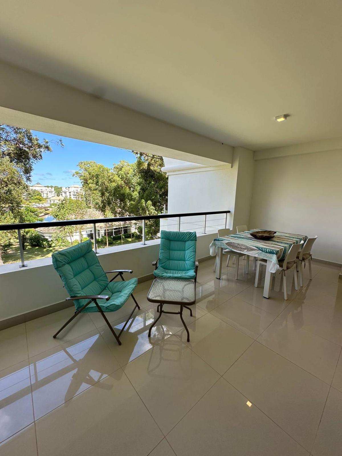 Green Park hermoso apartamento vista al lago view 5