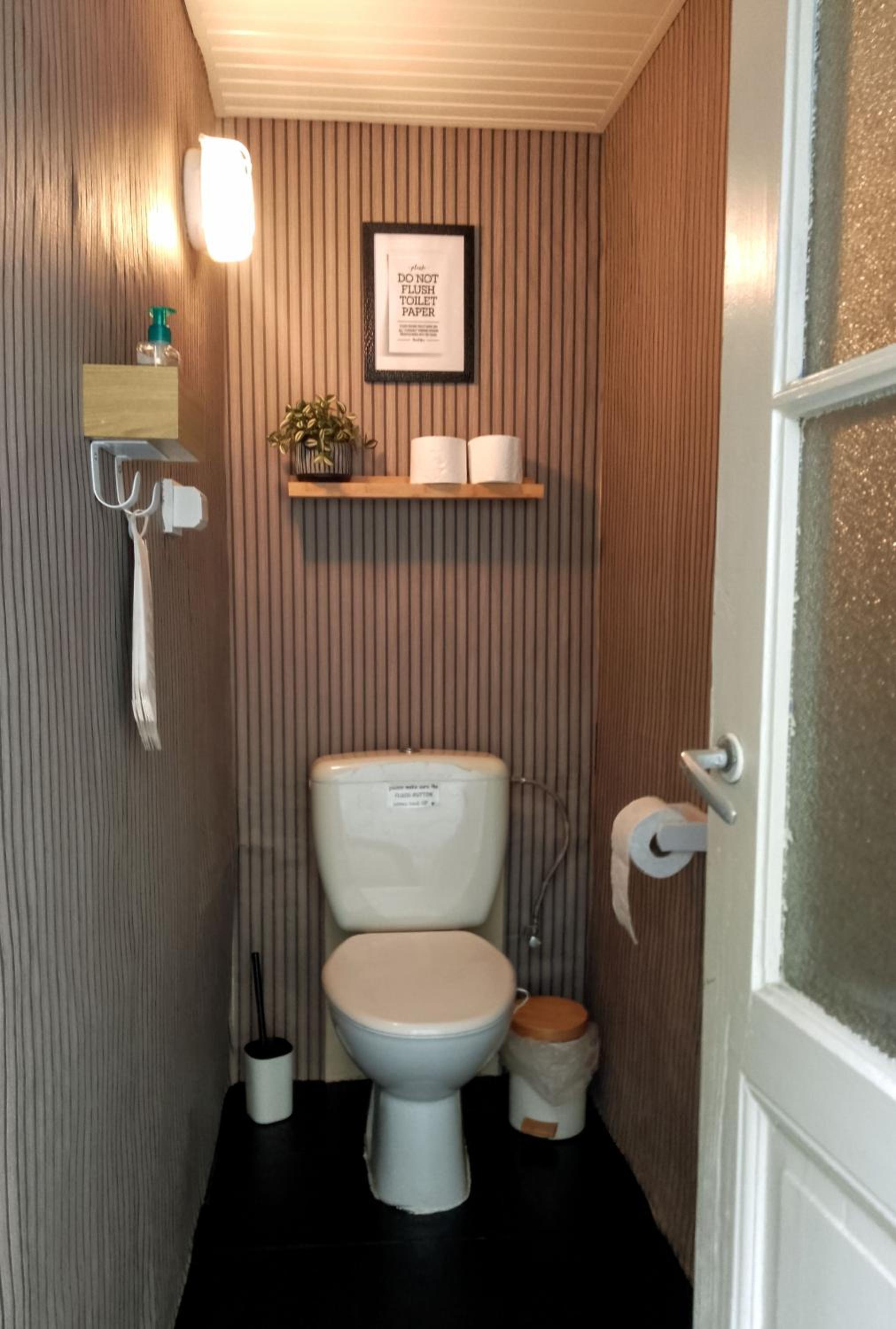 Room with carparking, bicycles and small breakfast