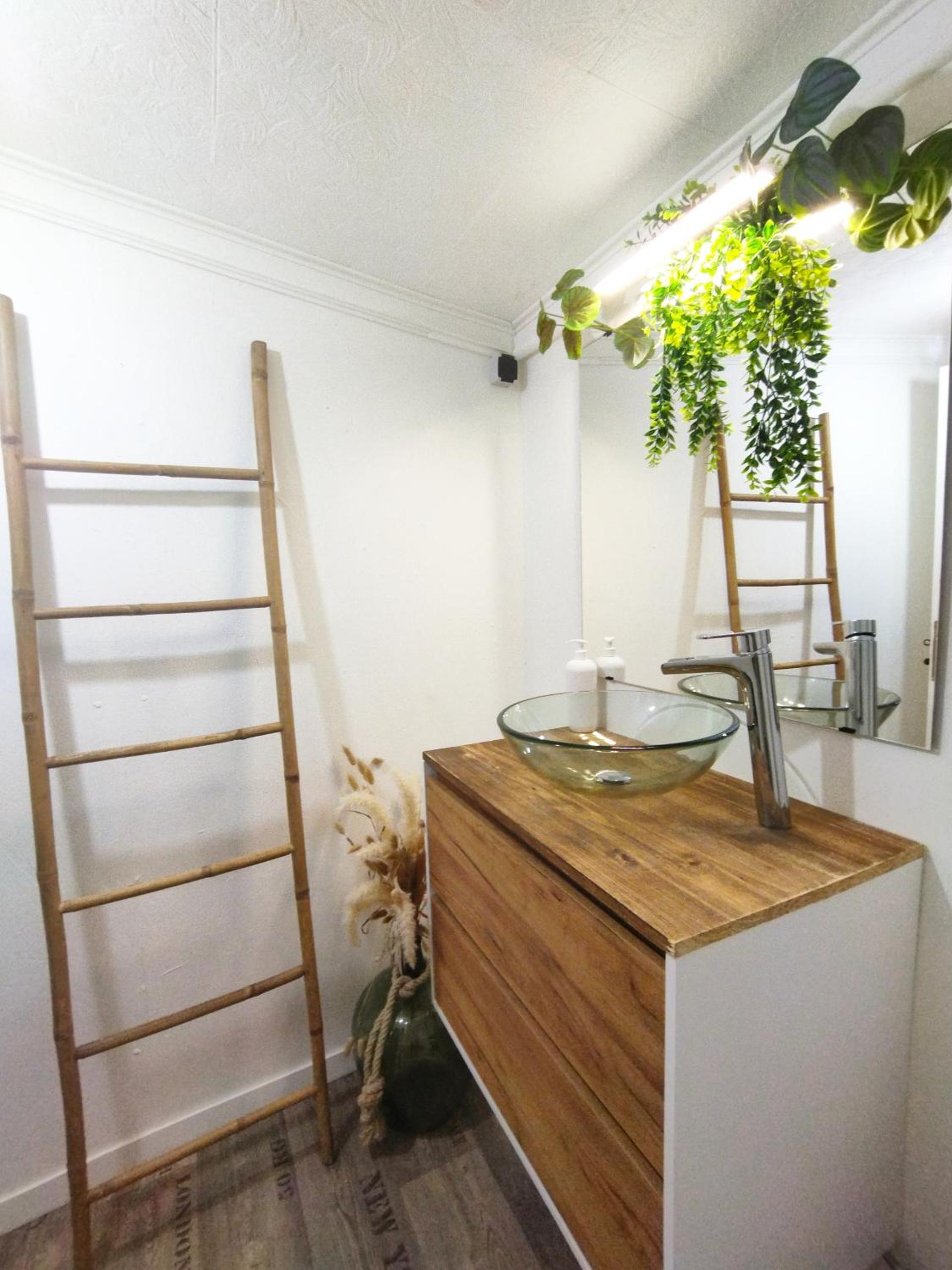 The Secret Motel - Le Jade view 3