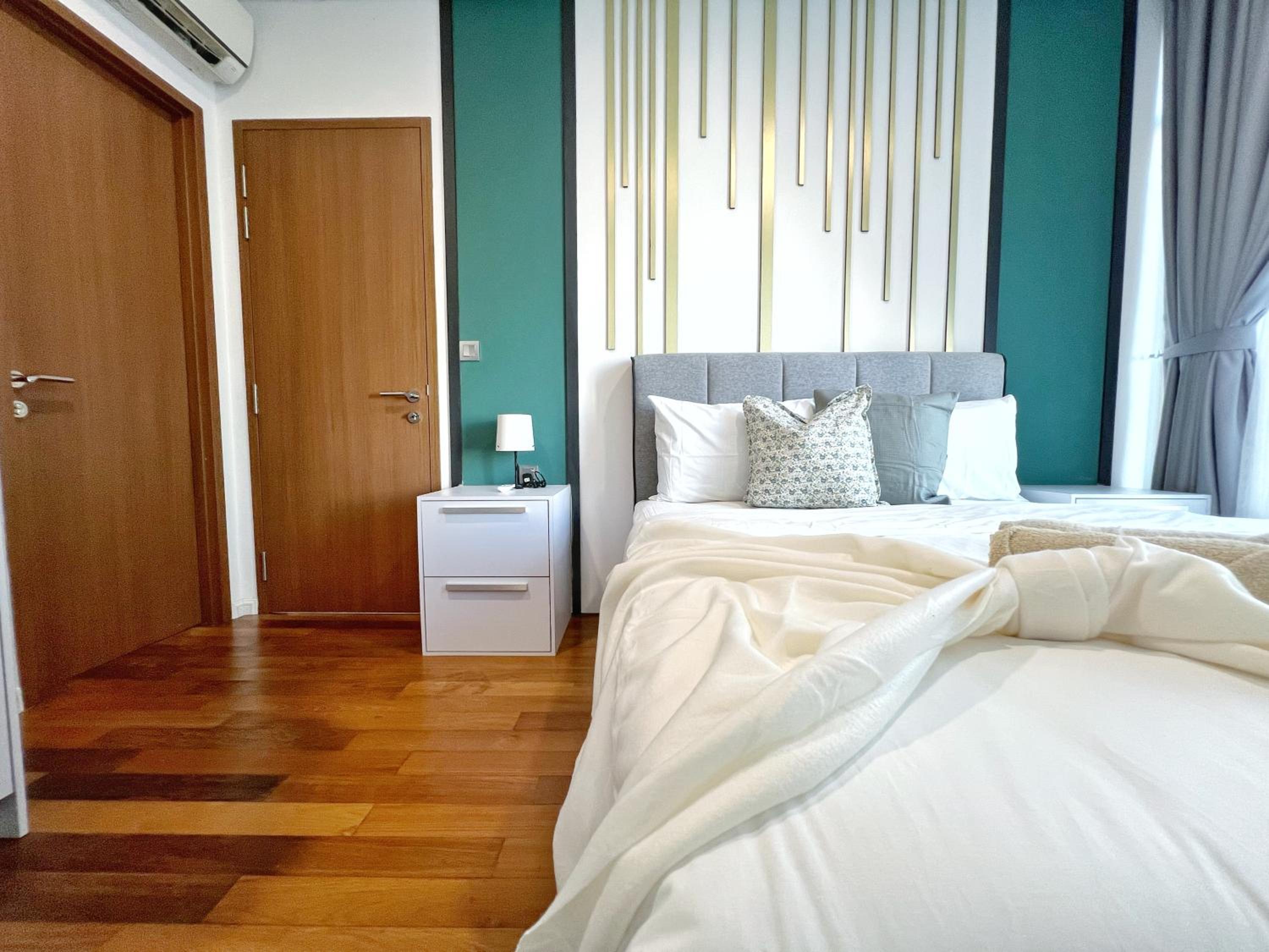 Sky Suites Dreamy 3BR Suite at KLCC