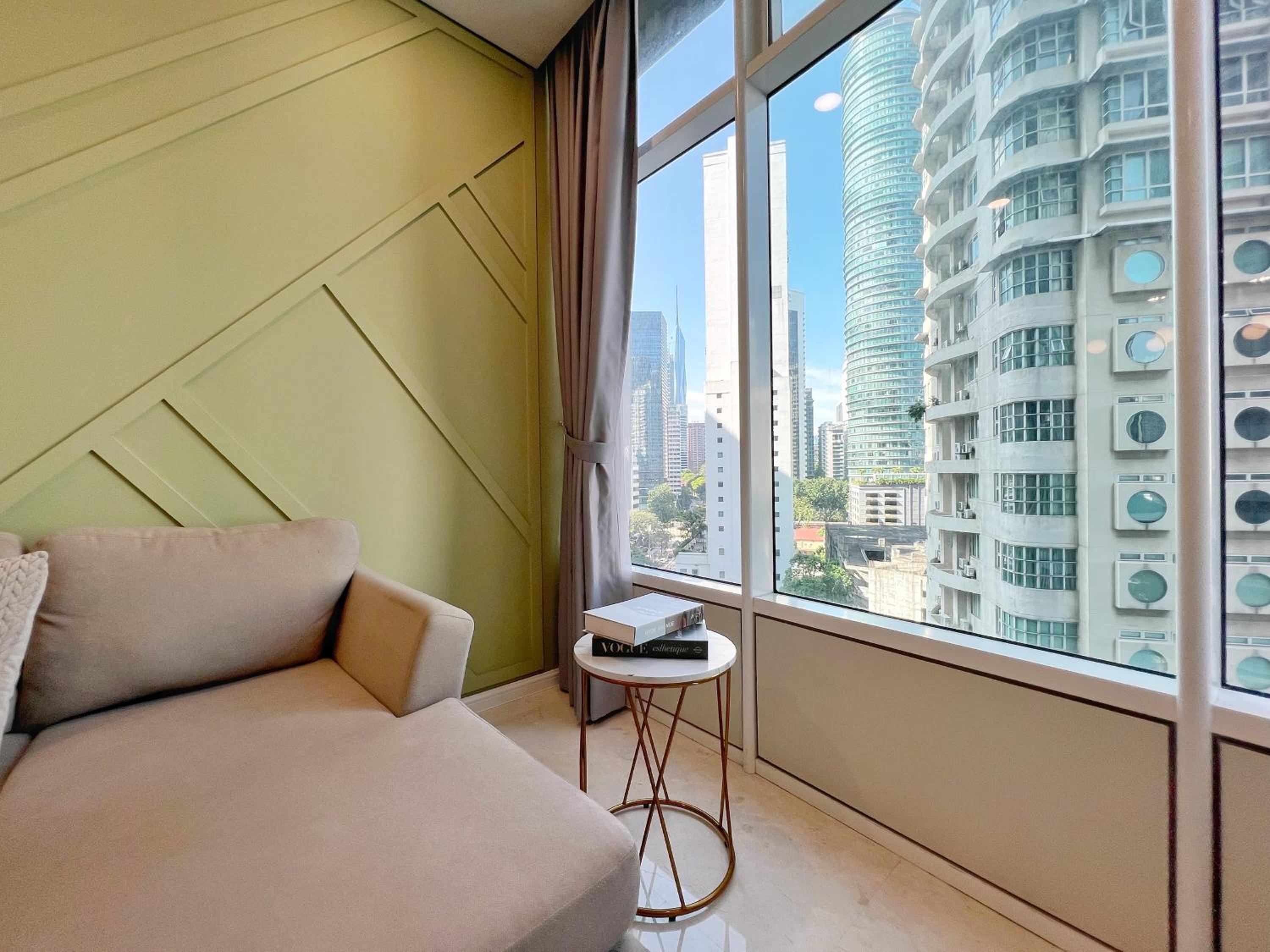 Sky Suites Dreamy 3BR Suite at KLCC