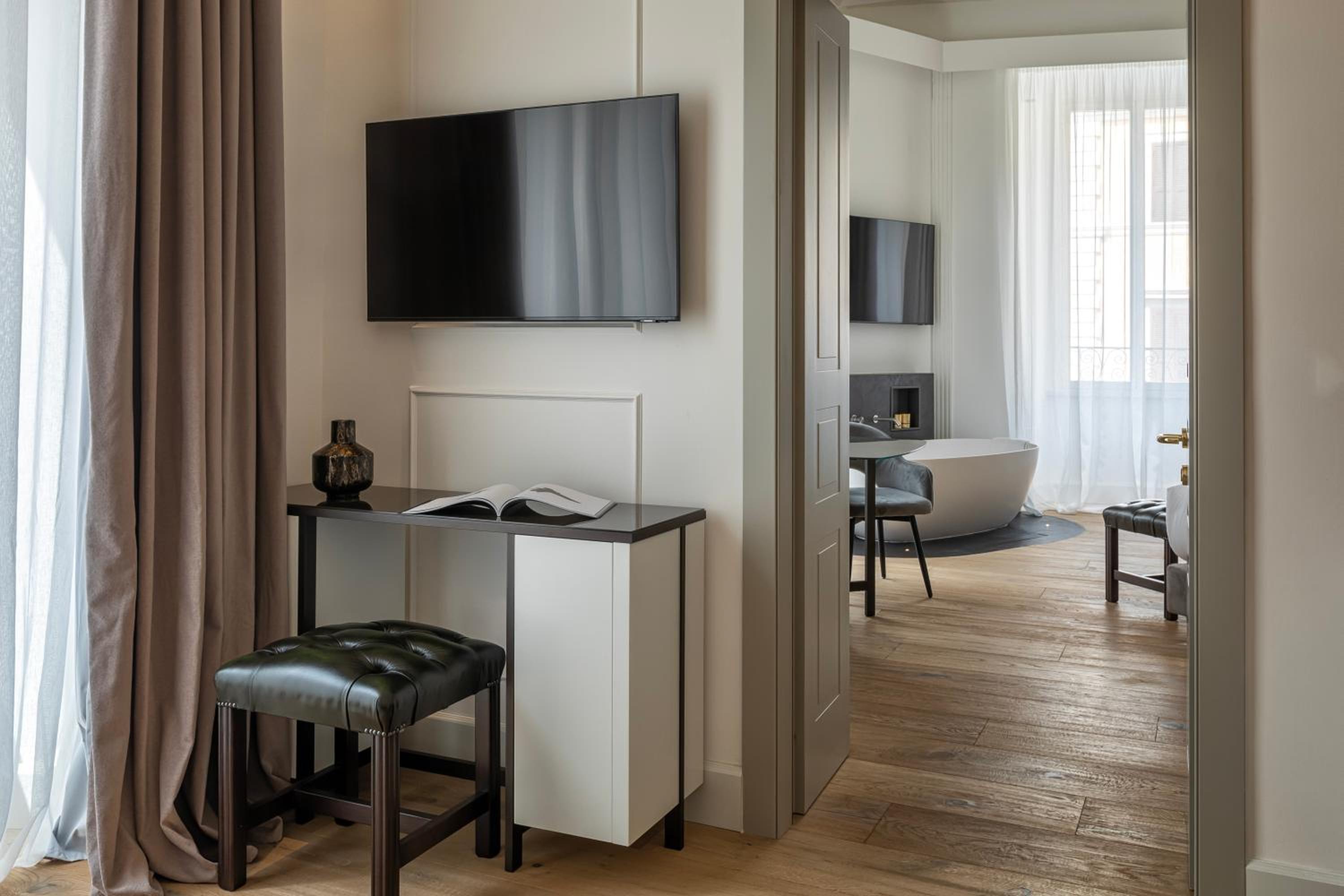 Palazzo Goldoni Condotti Collection