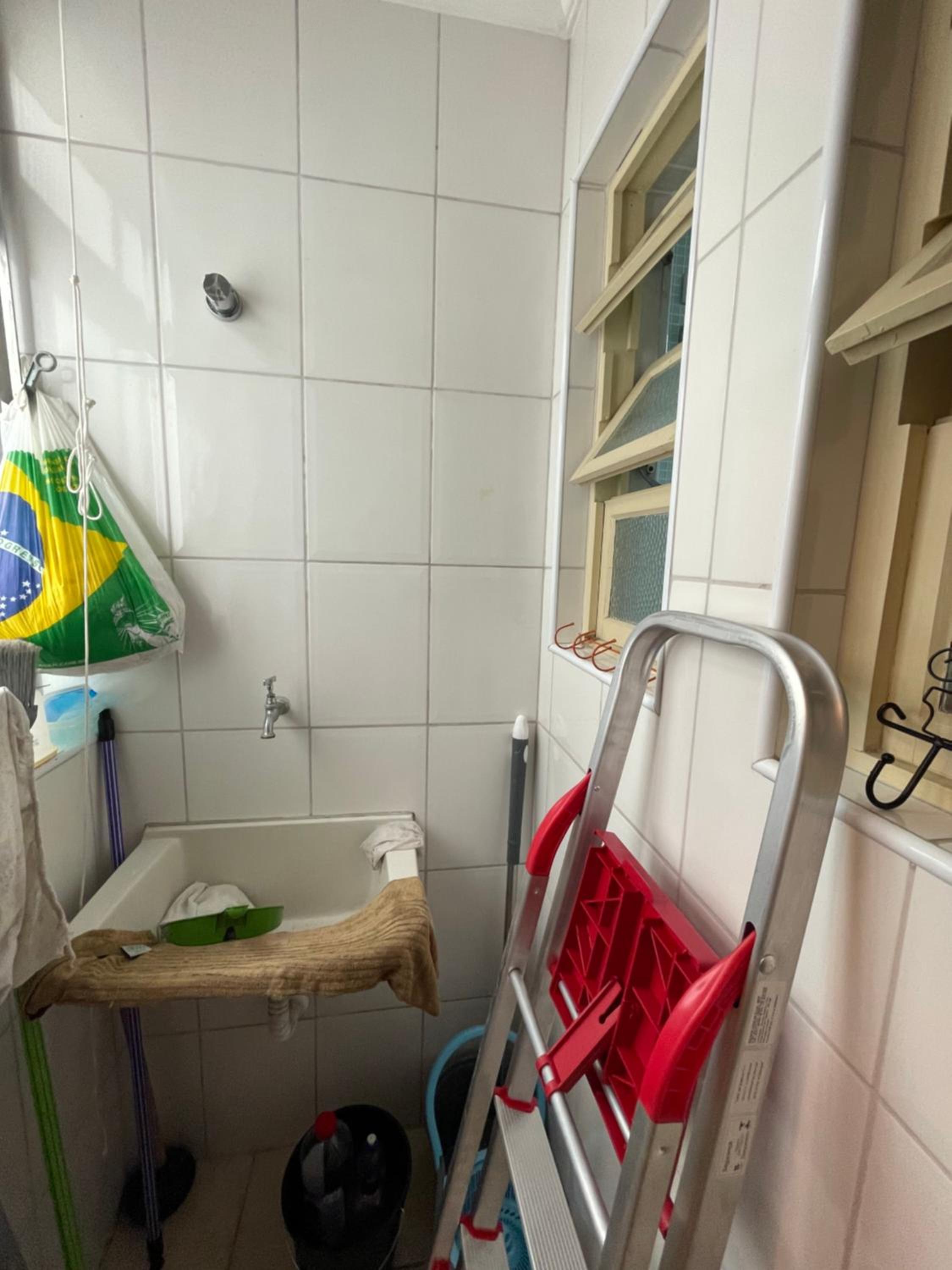 Apartamento Enseada Guarujá 320 mts da praia Região de Brunella área nobre do Guarujá