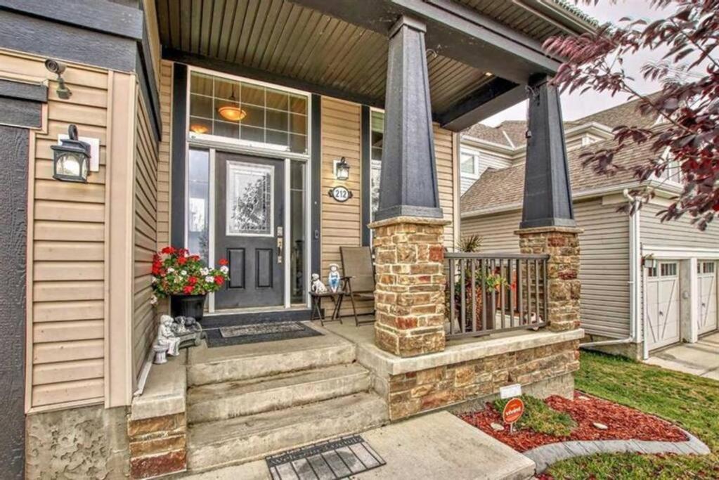 Huge Luxe 3 Kings size beds Chestermere Lake,Snowmobile, Quad