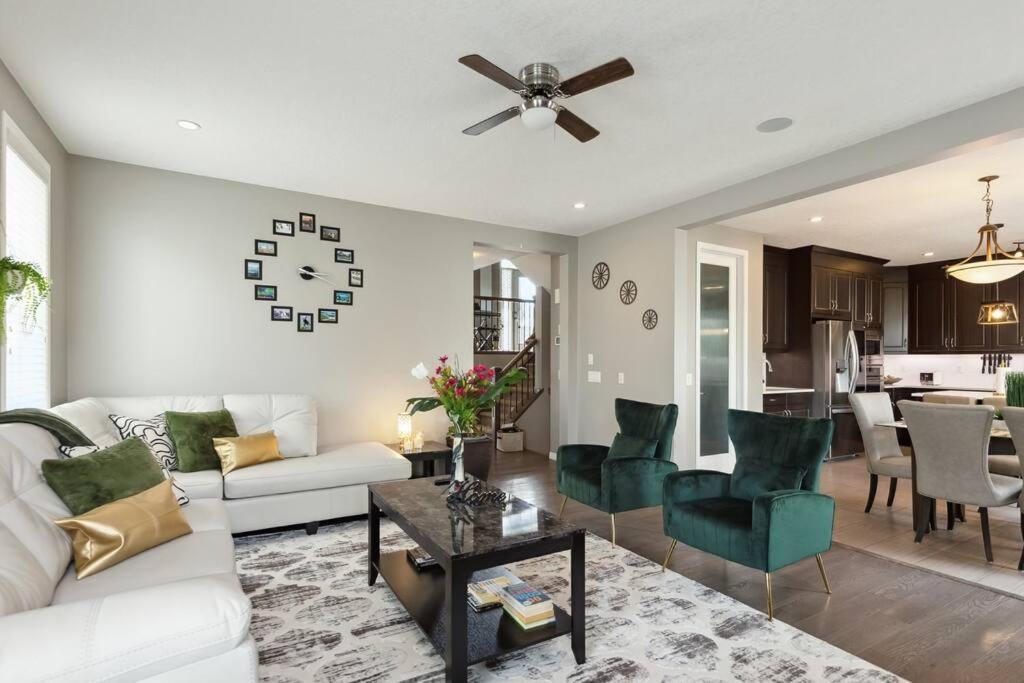 Huge Luxe 3 Kings size beds Chestermere Lake,Snowmobile, Quad