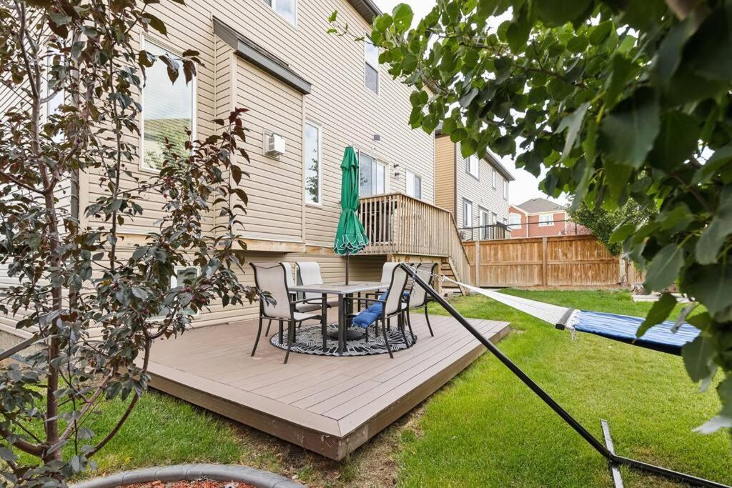 Huge Luxe 3 Kings size beds Chestermere Lake,Snowmobile, Quad