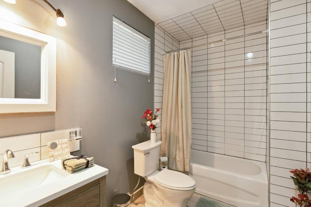 Huge Luxe 3 Kings size beds Chestermere Lake,Snowmobile, Quad