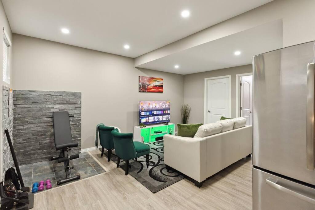 Huge Luxe 3 Kings size beds Chestermere Lake,Snowmobile, Quad