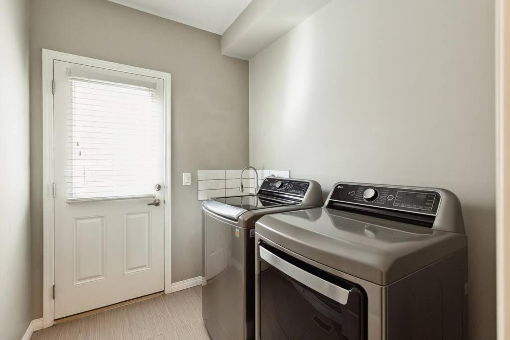 Huge Luxe 3 Kings size beds Chestermere Lake,Snowmobile, Quad